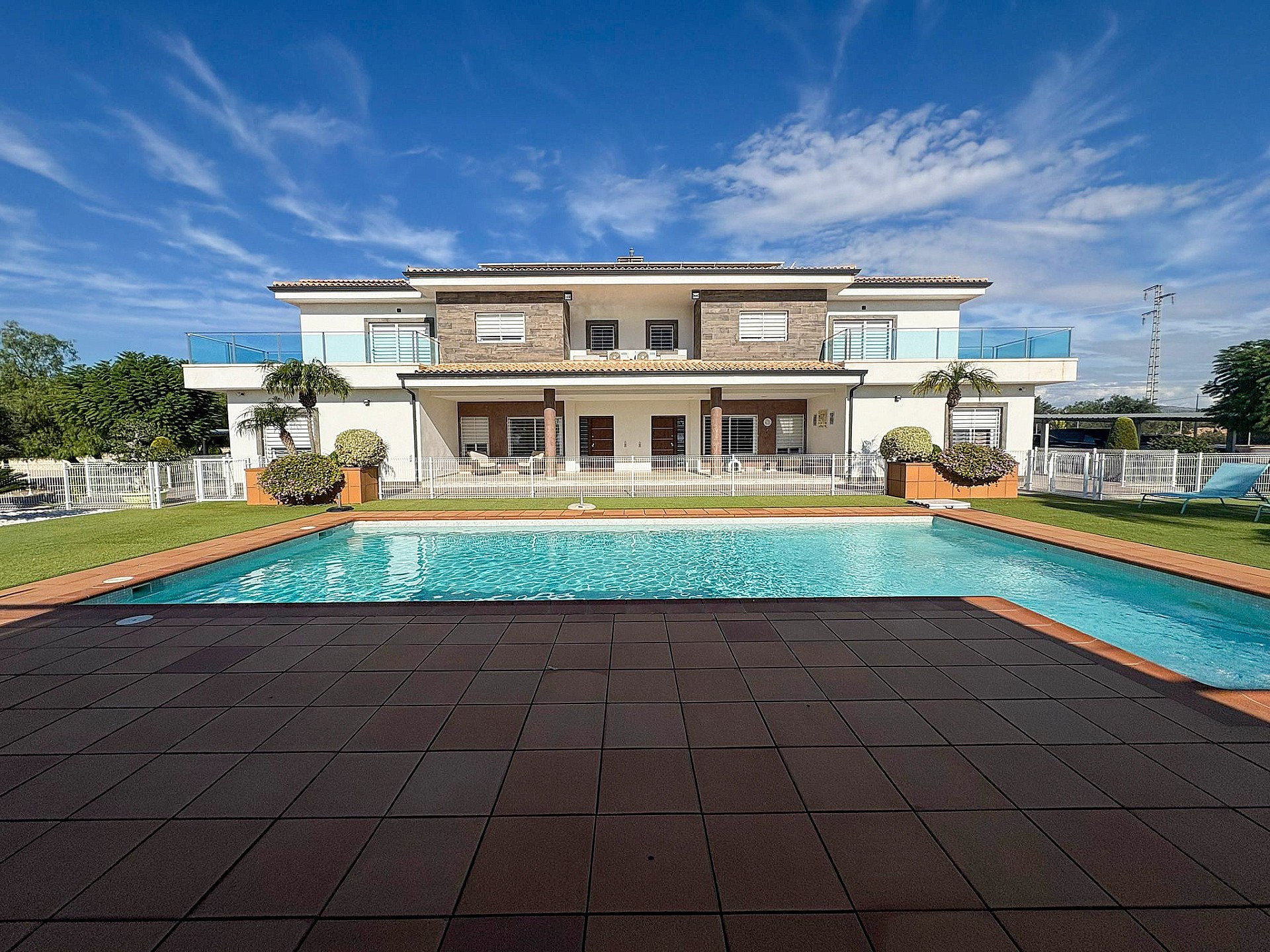 Resale - 8 Bedroom 7 Bathroom Villa in Crevillente -  - Alicante