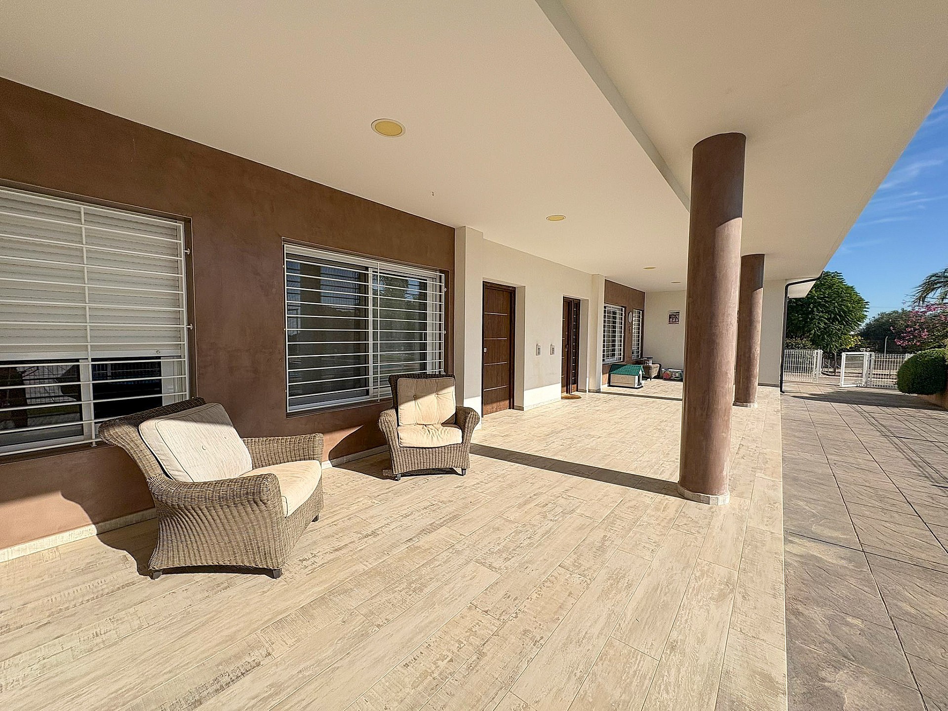 Resale - 8 Bedroom 7 Bathroom Villa in Crevillente -  - Alicante
