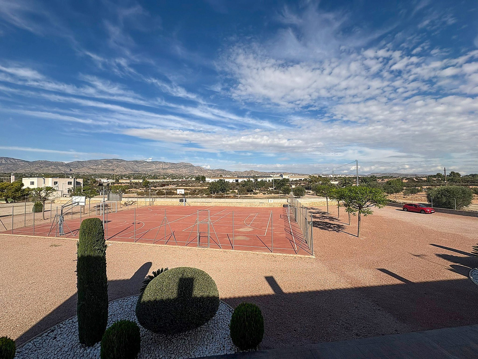 Resale - 8 Bedroom 7 Bathroom Villa in Crevillente -  - Alicante