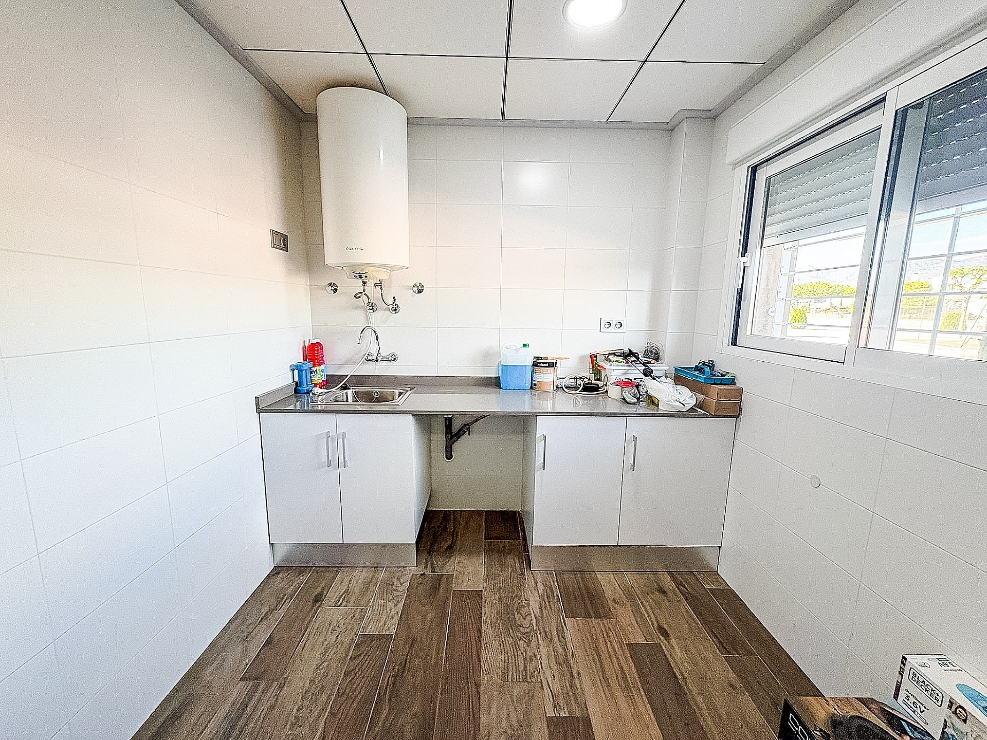 Resale - 8 Bedroom 7 Bathroom Villa in Crevillente -  - Alicante