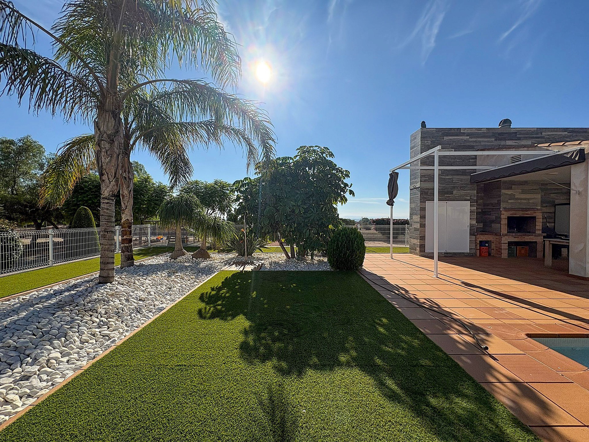 Resale - 8 Bedroom 7 Bathroom Villa in Crevillente -  - Alicante