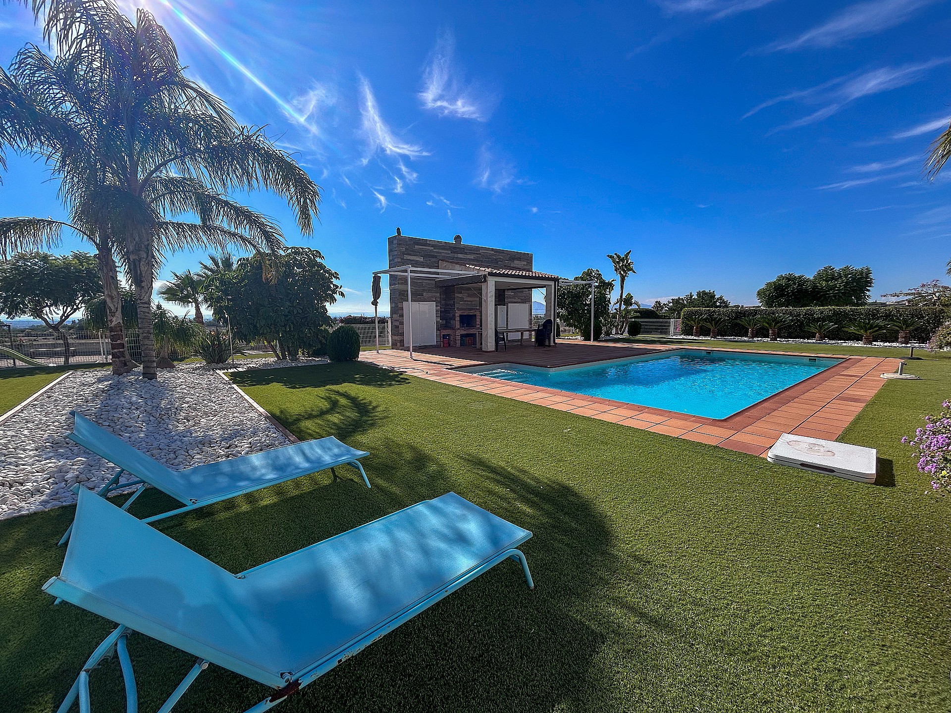 Resale - 8 Bedroom 7 Bathroom Villa in Crevillente -  - Alicante