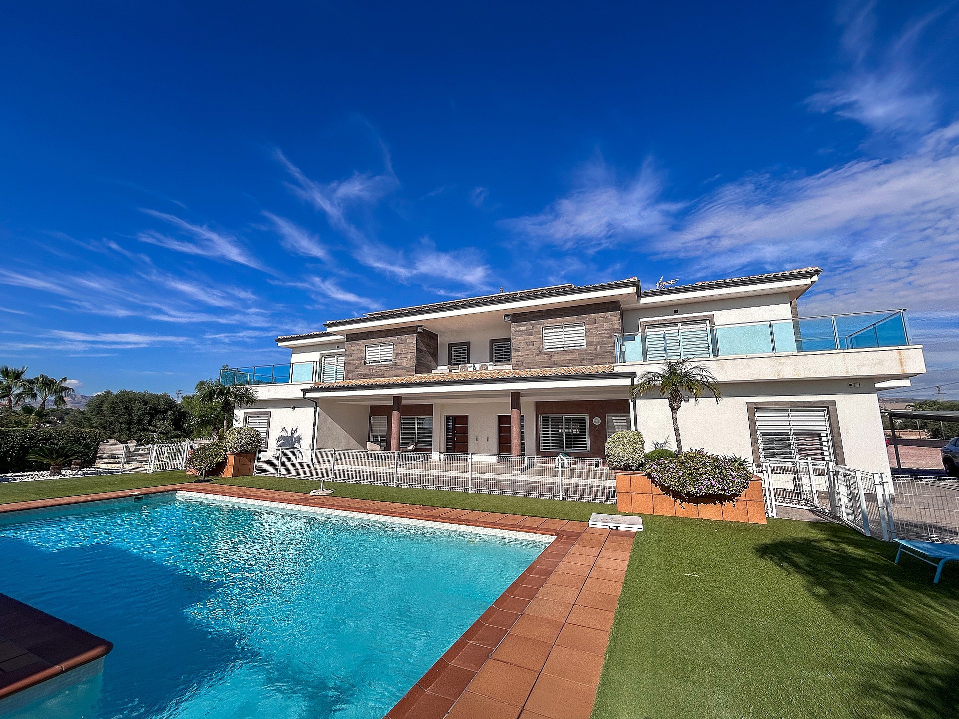 Resale - 8 Bedroom 7 Bathroom Villa in Crevillente -  - Alicante