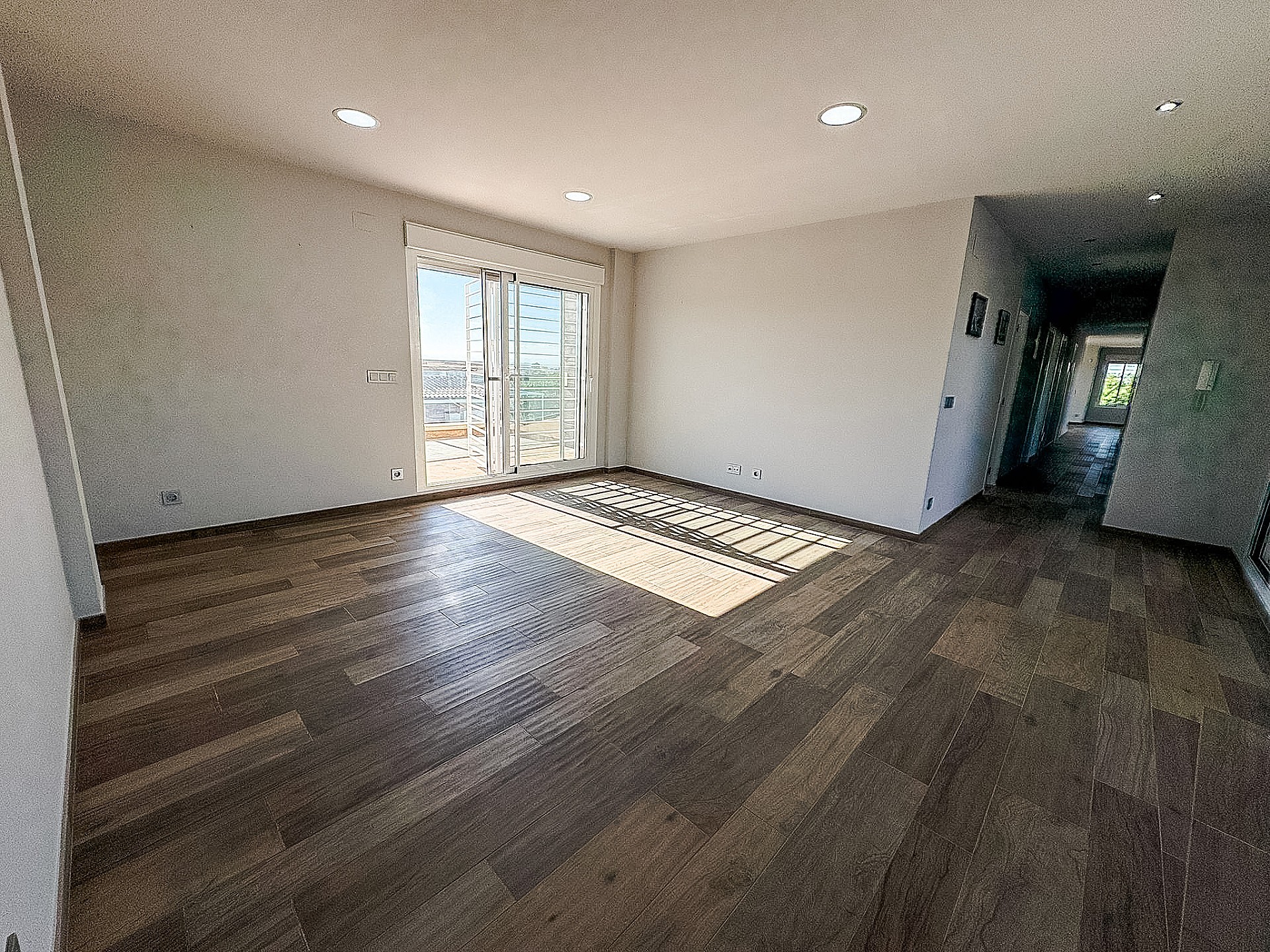 Resale - 8 Bedroom 7 Bathroom Villa in Crevillente -  - Alicante