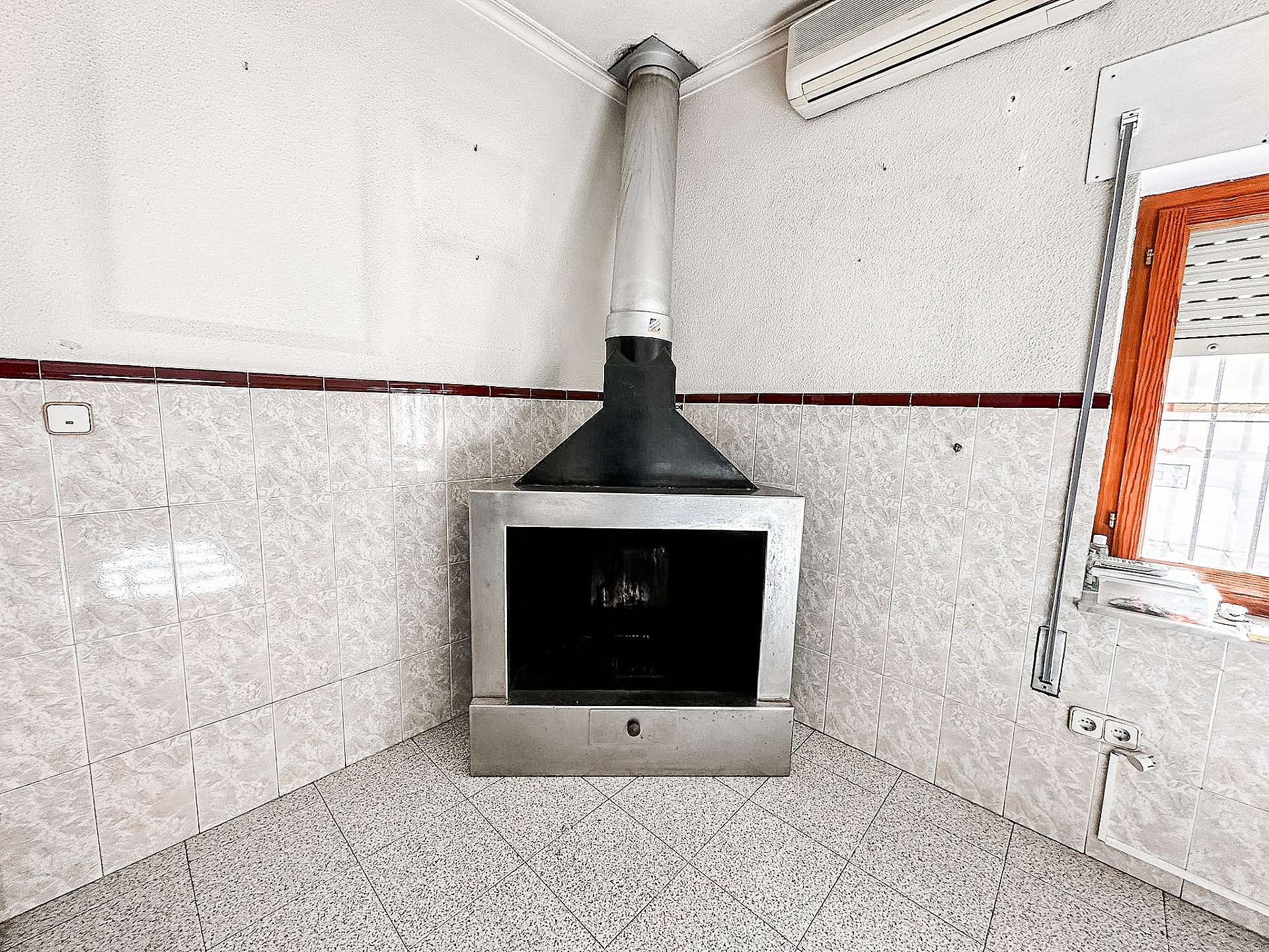 Resale - 3 Bedroom 2 Bathroom Townhouse in Pinoso -  - Alicante