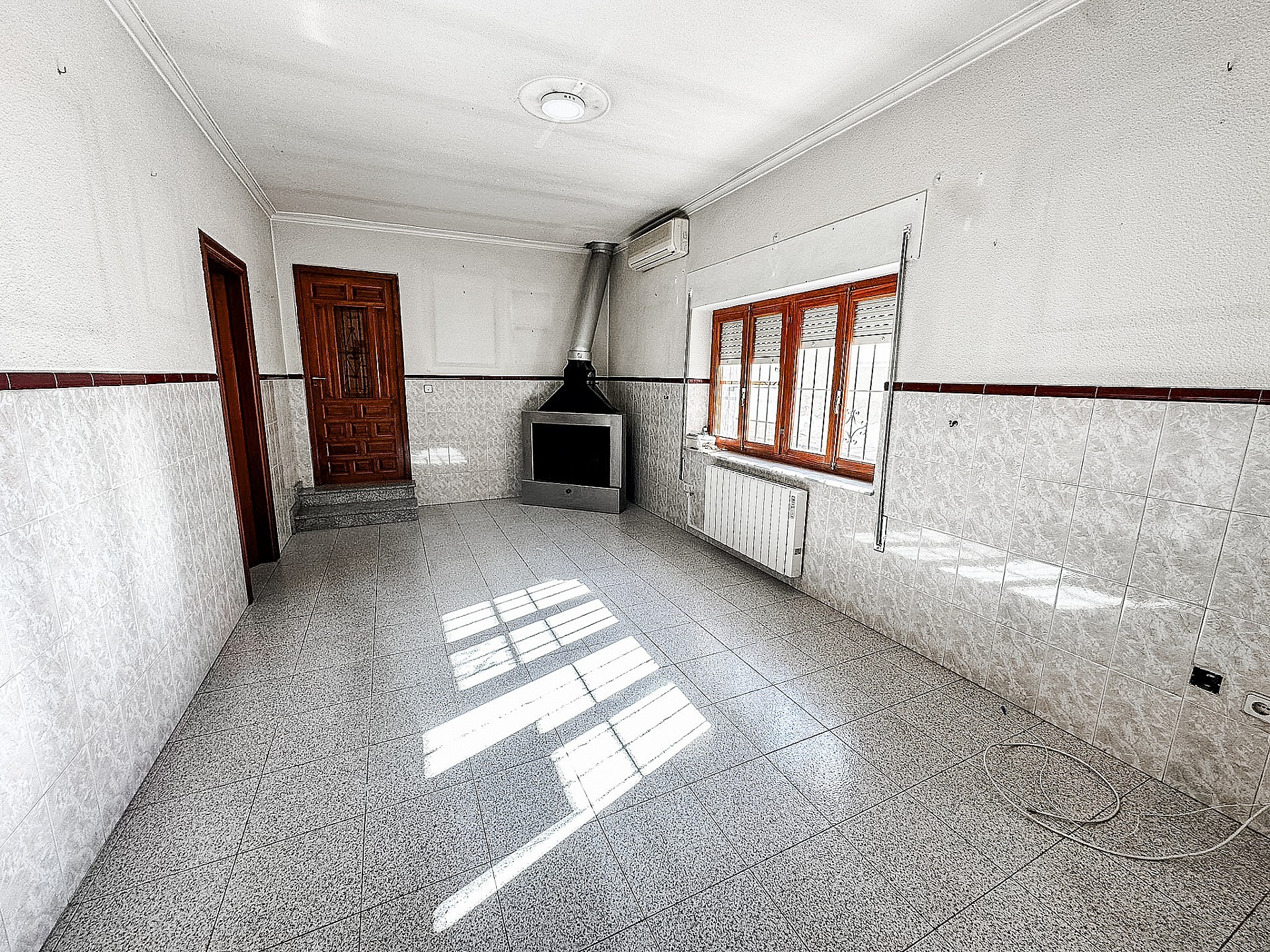 Resale - 3 Bedroom 2 Bathroom Townhouse in Pinoso -  - Alicante