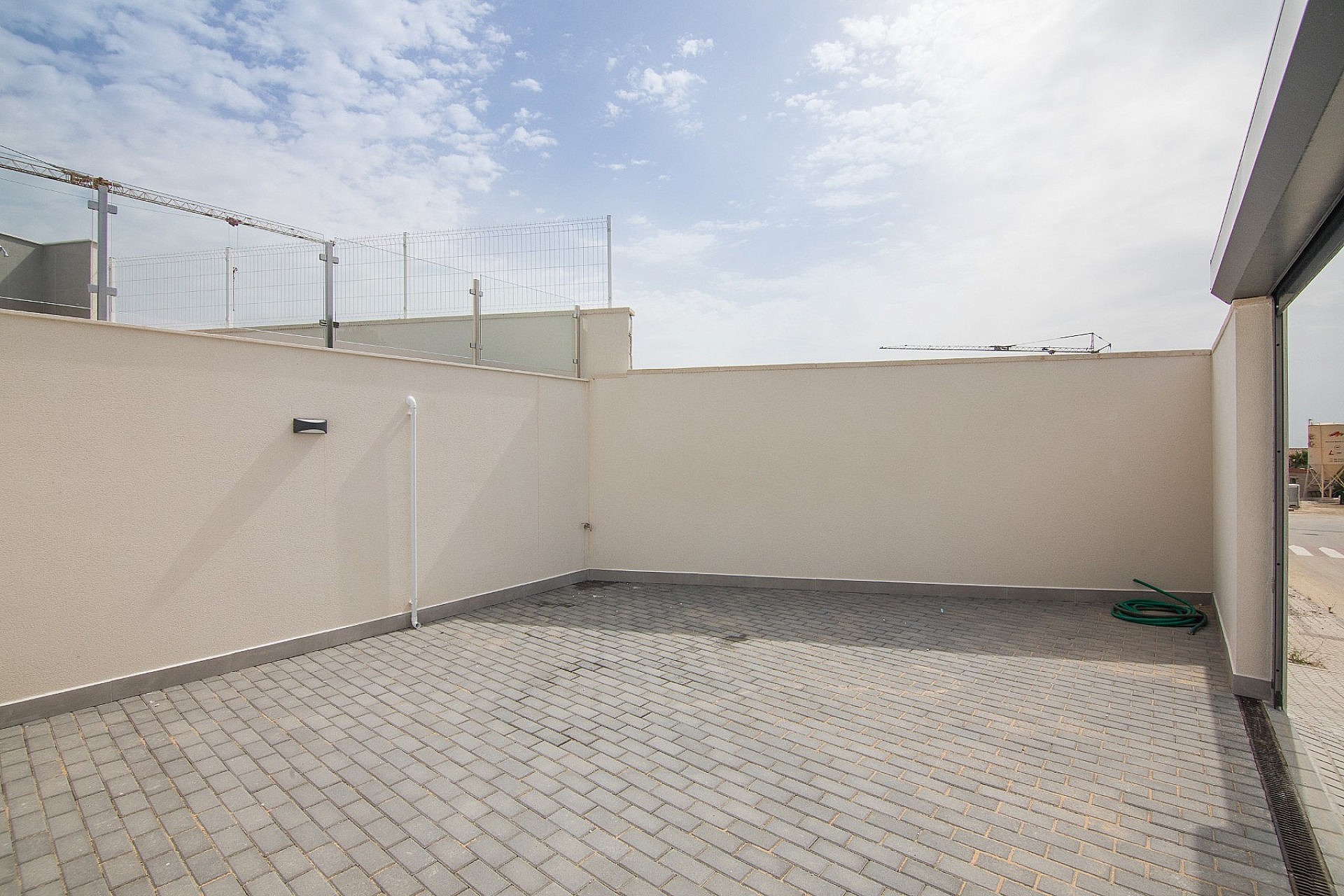 Resale - 3 Bedroom 2 Bathroom Villa in Polop -  - Alicante