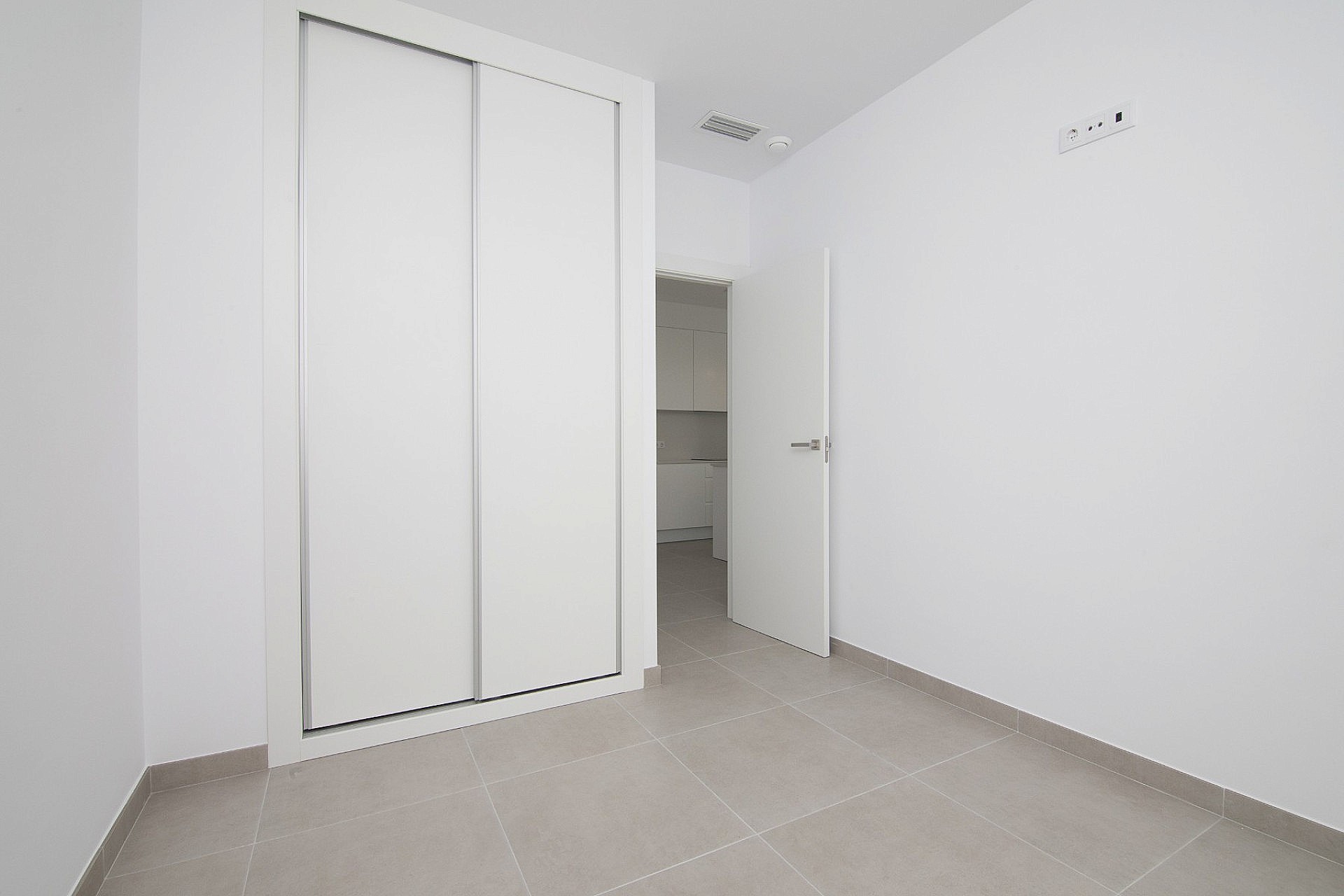 Resale - 3 Bedroom 2 Bathroom Villa in Polop -  - Alicante