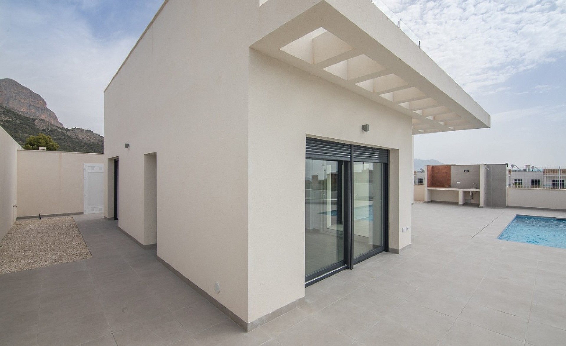 Resale - 3 Bedroom 2 Bathroom Villa in Polop -  - Alicante