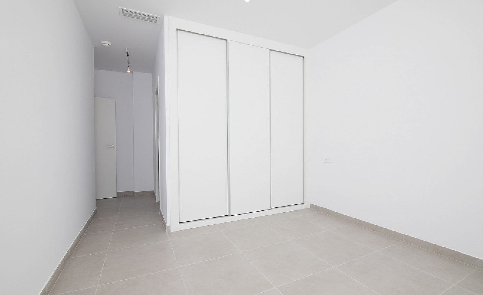 Resale - 3 Bedroom 2 Bathroom Villa in Polop -  - Alicante