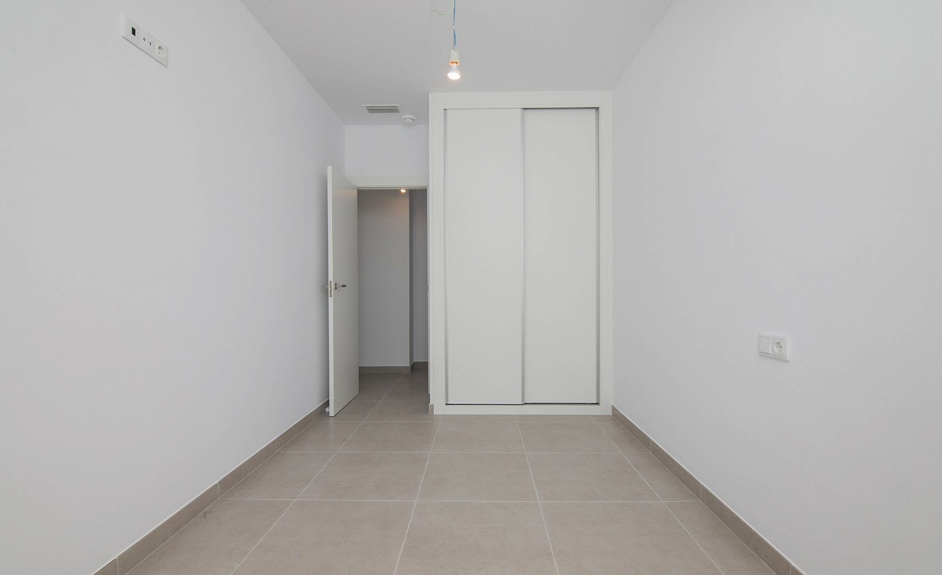 Resale - 3 Bedroom 2 Bathroom Villa in Polop -  - Alicante