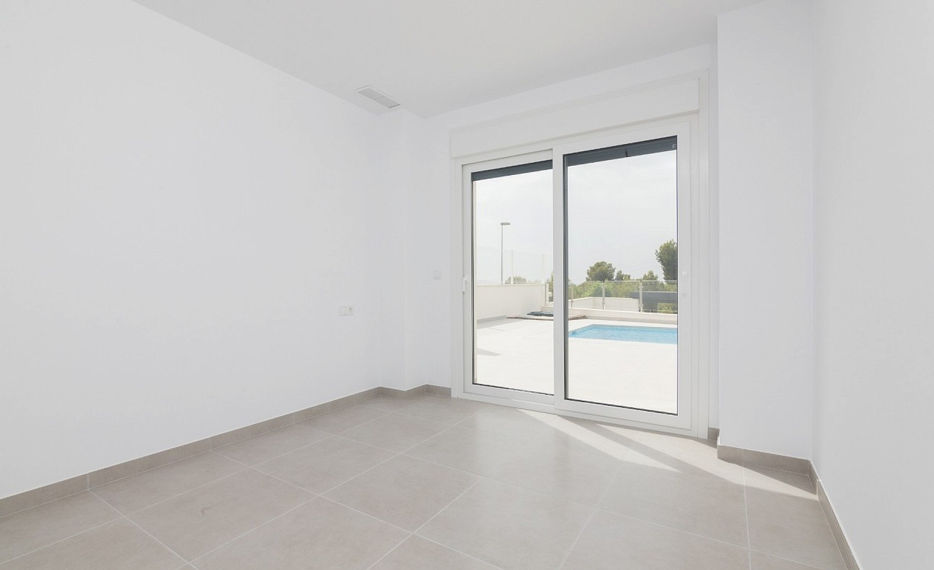 Resale - 3 Bedroom 2 Bathroom Villa in Polop -  - Alicante