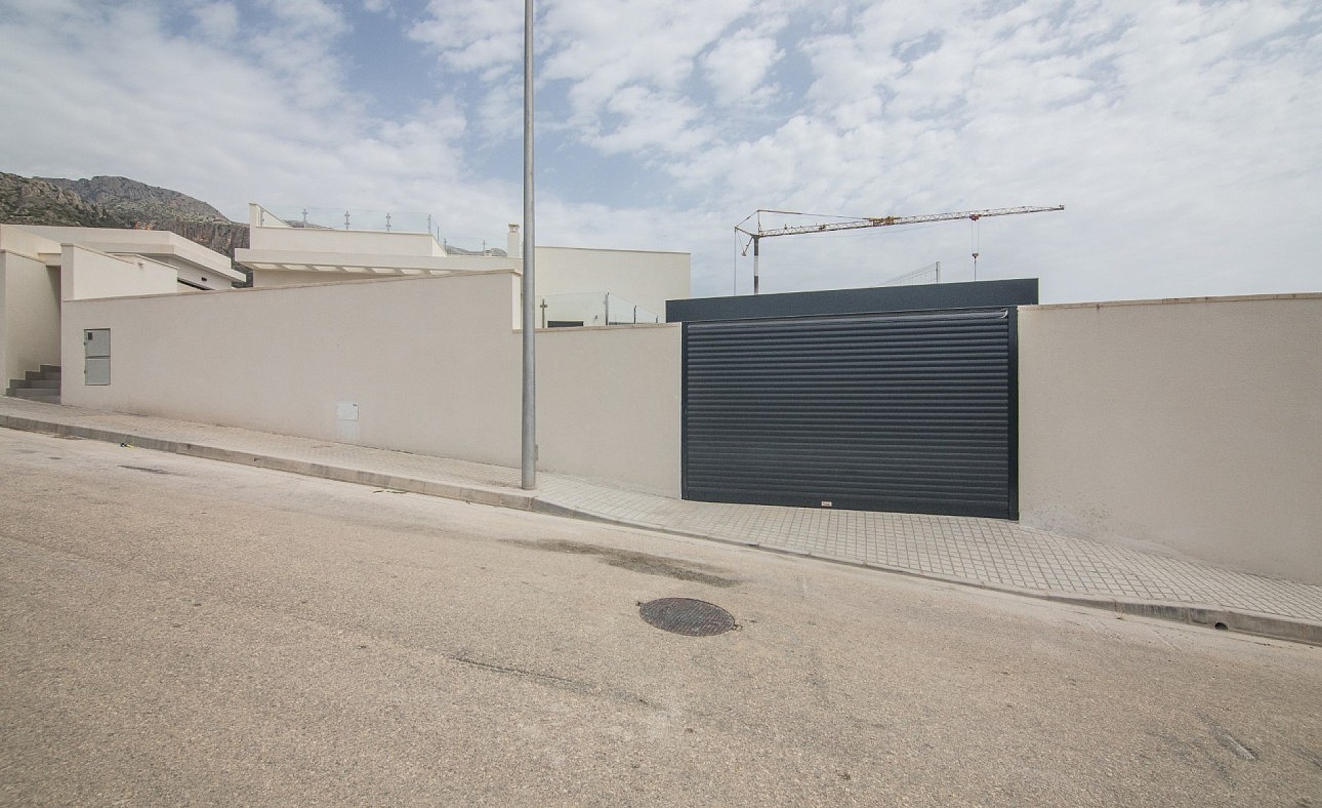 Resale - 3 Bedroom 2 Bathroom Villa in Polop -  - Alicante