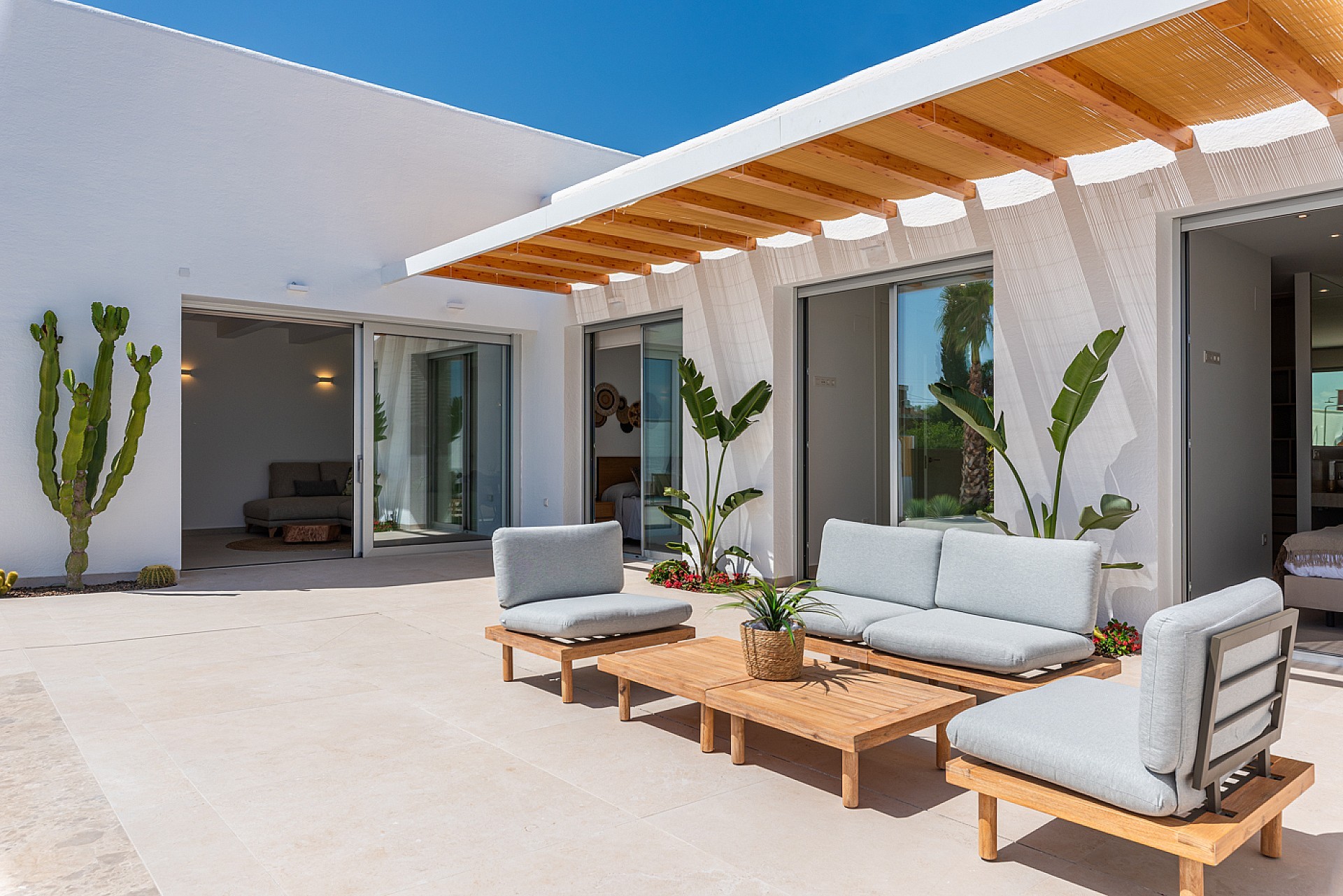 Resale - 3 Bedroom 2 Bathroom Villa in Benijófar -  - Alicante