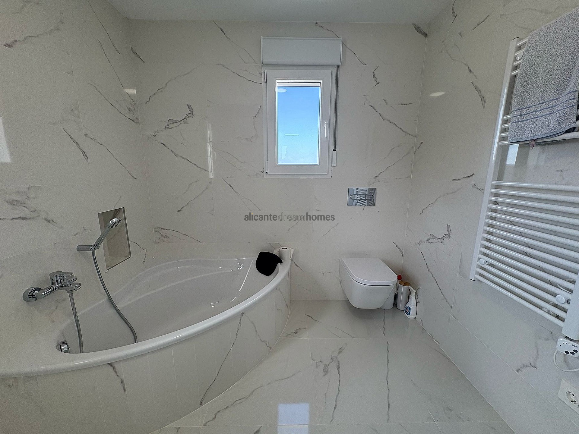 Resale - 4 Bedroom 3 Bathroom Villa in Pinoso - , Pinoso, Alicante, Spain - Alicante