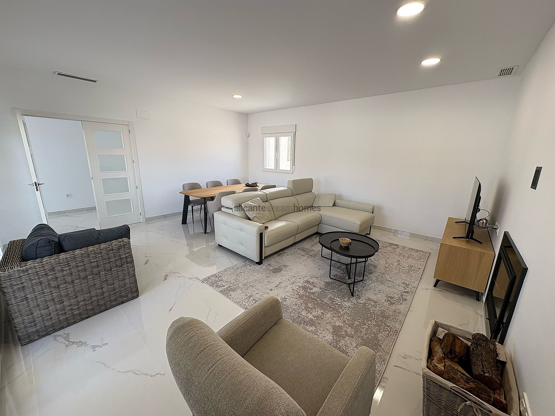 Resale - 4 Bedroom 3 Bathroom Villa in Pinoso - , Pinoso, Alicante, Spain - Alicante