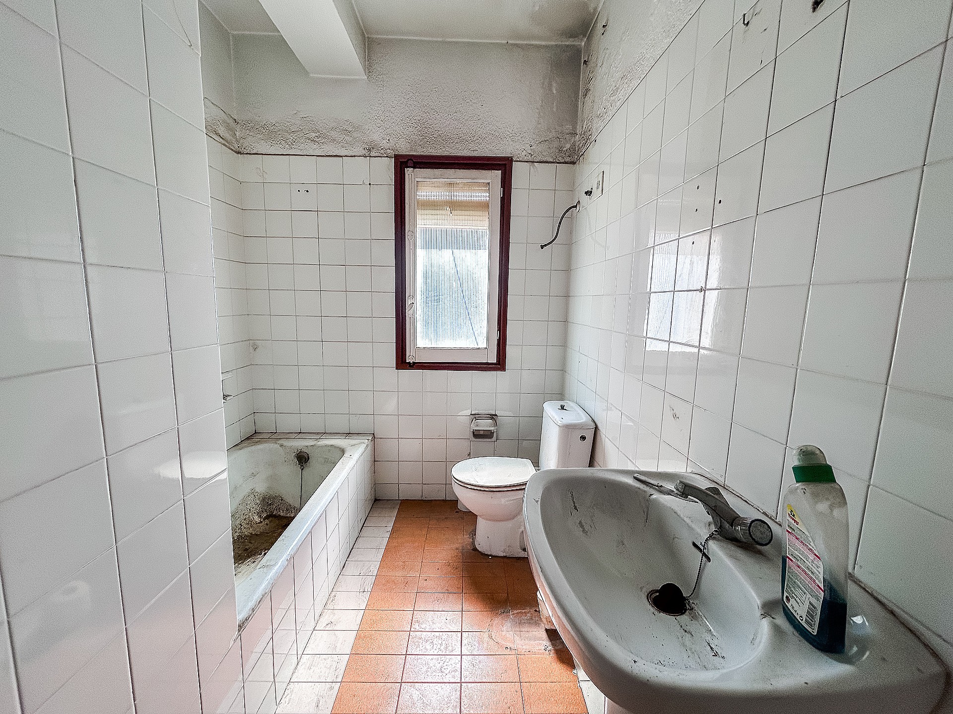 Resale - 6 Bedroom 2 Bathroom Restoration Project in Petrer -  - Alicante