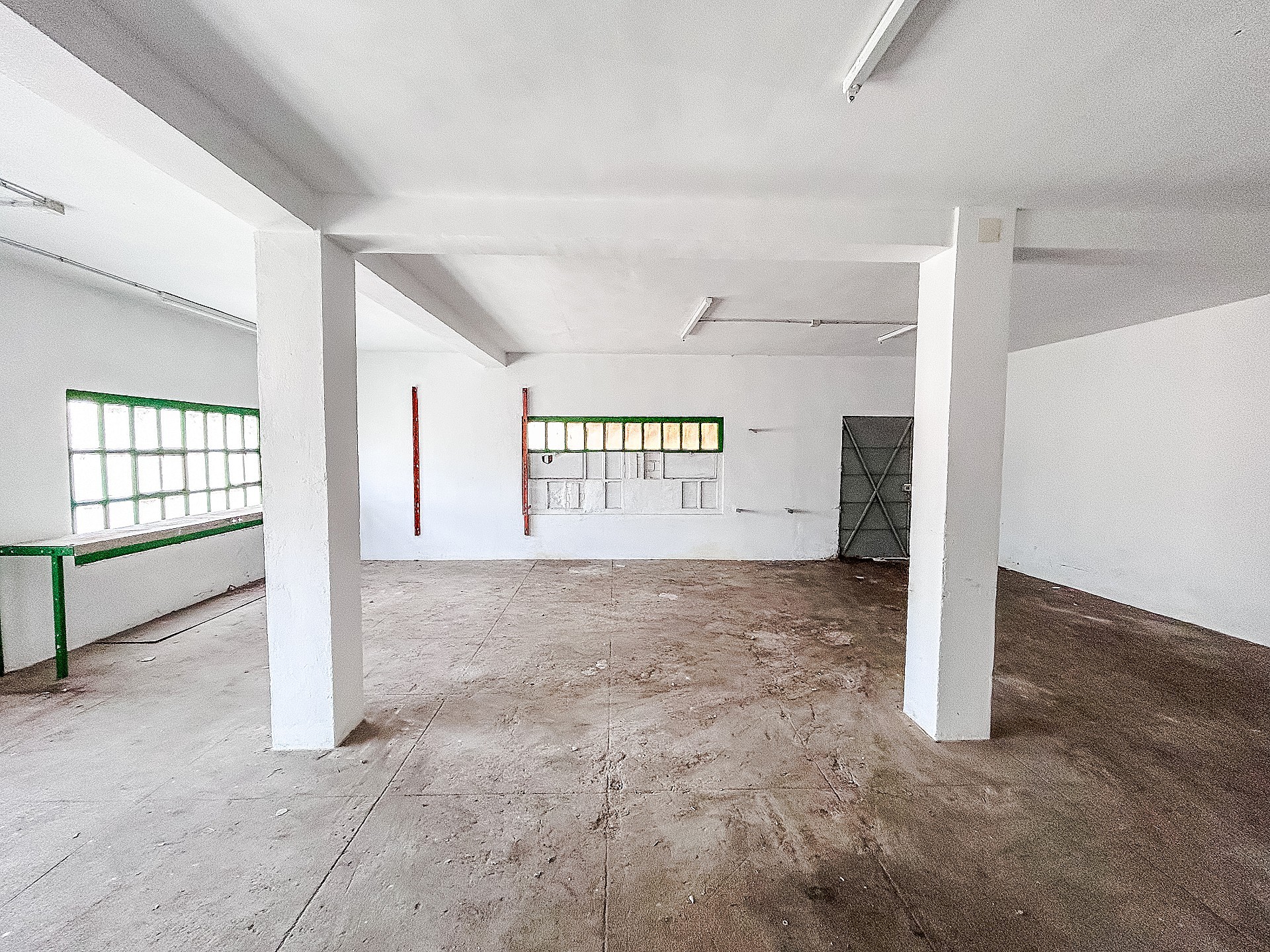 Resale - 6 Bedroom 2 Bathroom Restoration Project in Petrer -  - Alicante