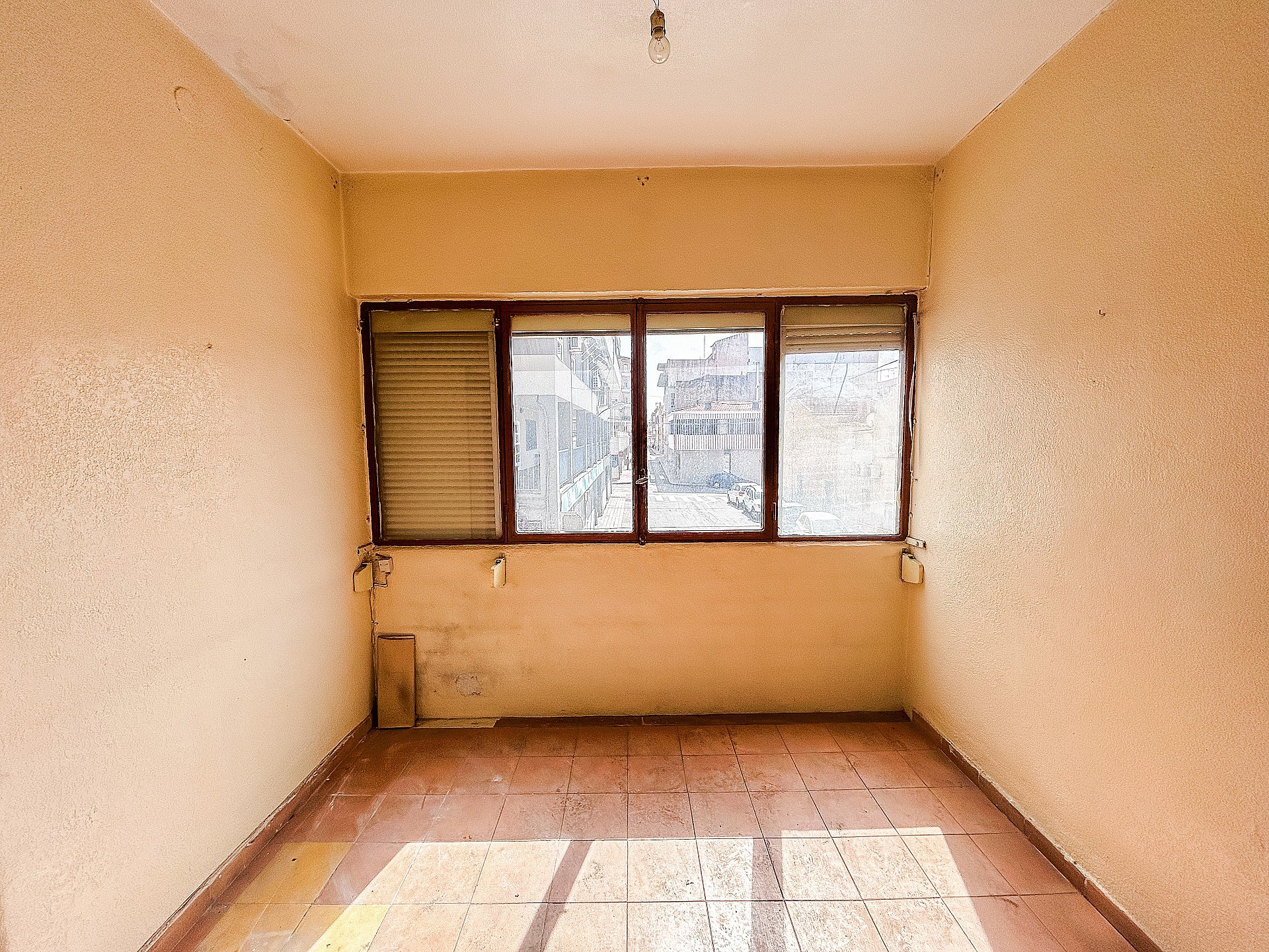 Resale - 6 Bedroom 2 Bathroom Restoration Project in Petrer -  - Alicante