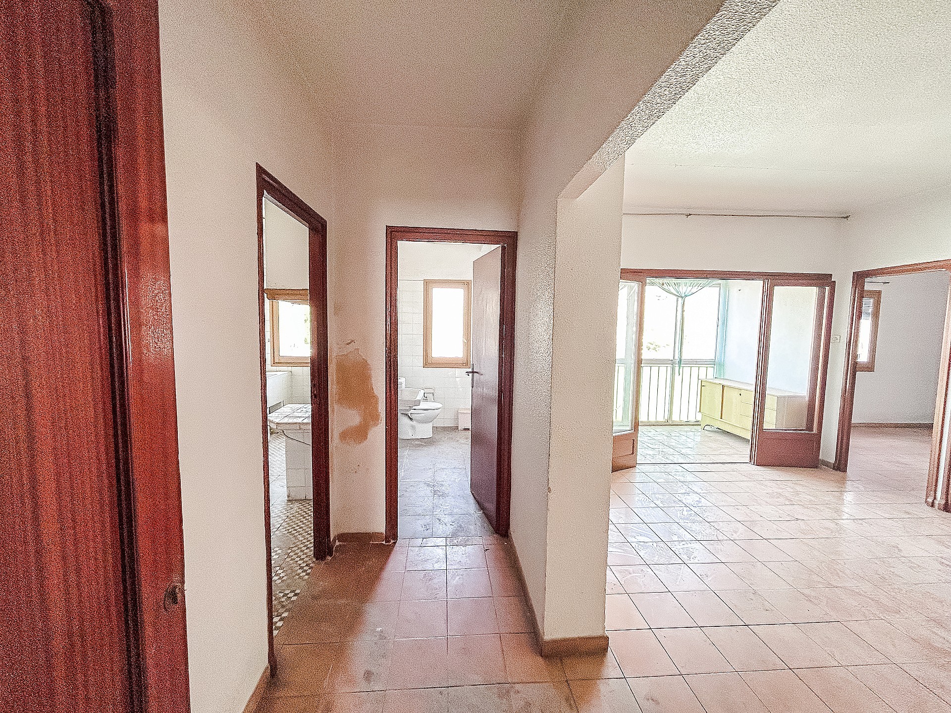 Resale - 6 Bedroom 2 Bathroom Restoration Project in Petrer -  - Alicante