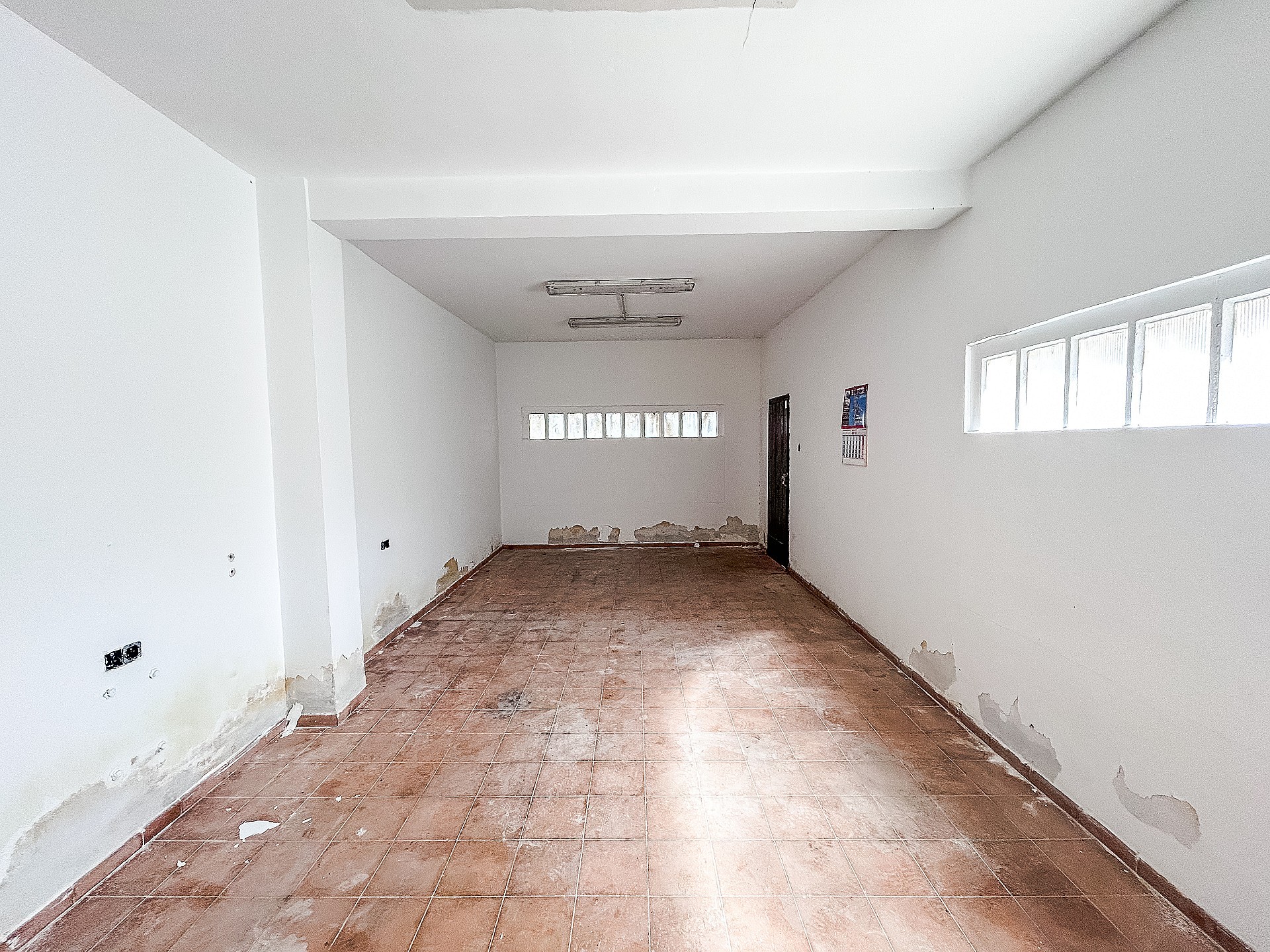 Resale - 6 Bedroom 2 Bathroom Restoration Project in Petrer -  - Alicante