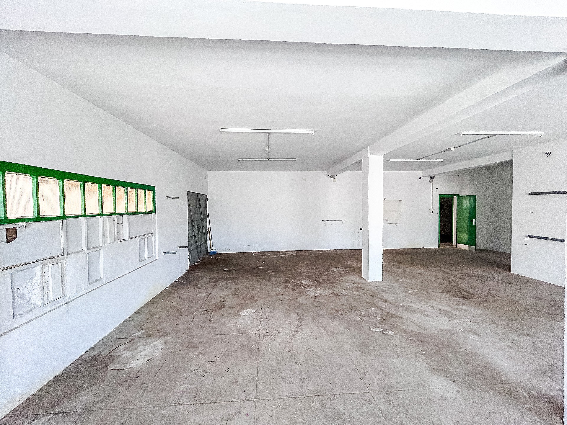 Resale - 6 Bedroom 2 Bathroom Restoration Project in Petrer -  - Alicante