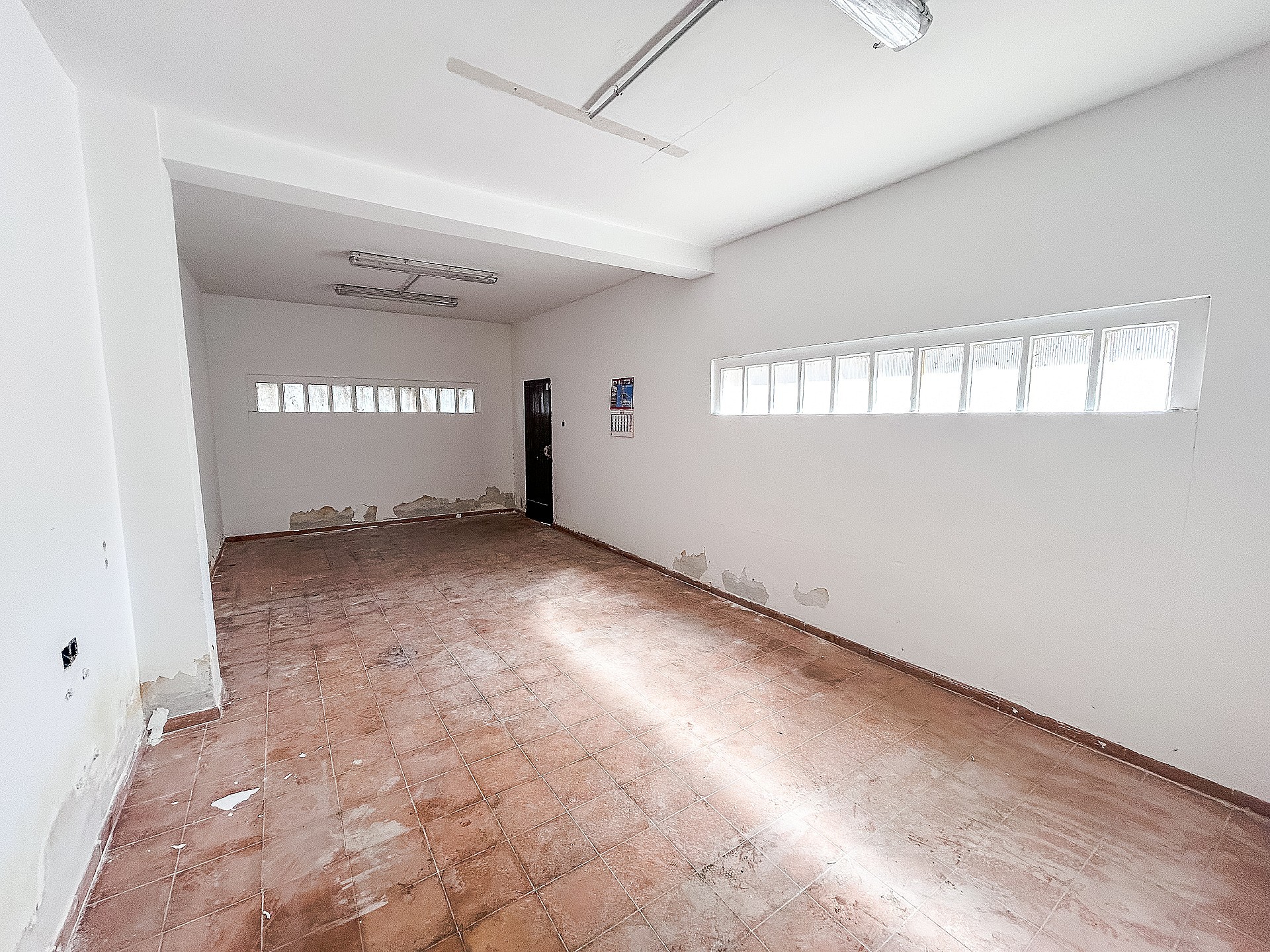 Resale - 6 Bedroom 2 Bathroom Restoration Project in Petrer -  - Alicante