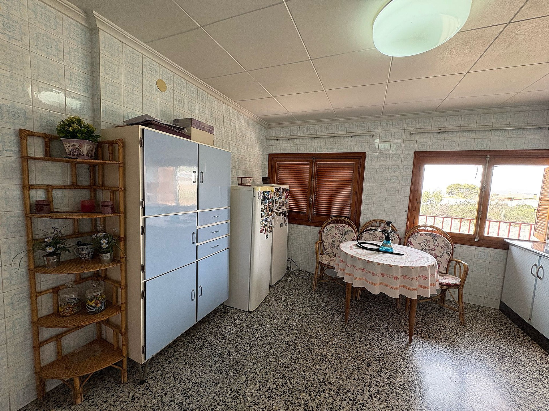 Resale - 4 Bedroom 1 Bathroom Country house in Petrer -  - Alicante