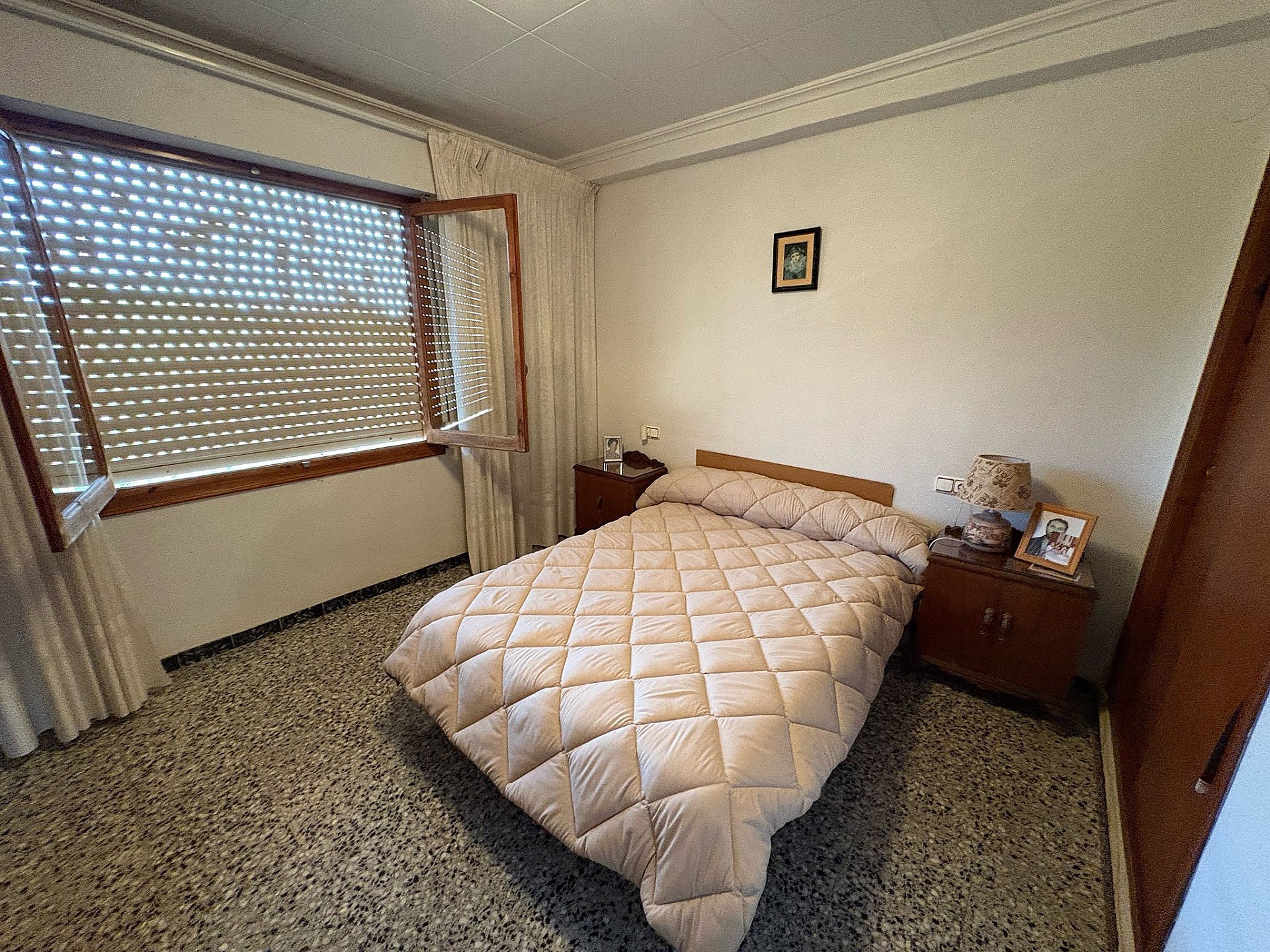 Resale - 4 Bedroom 1 Bathroom Country house in Petrer -  - Alicante