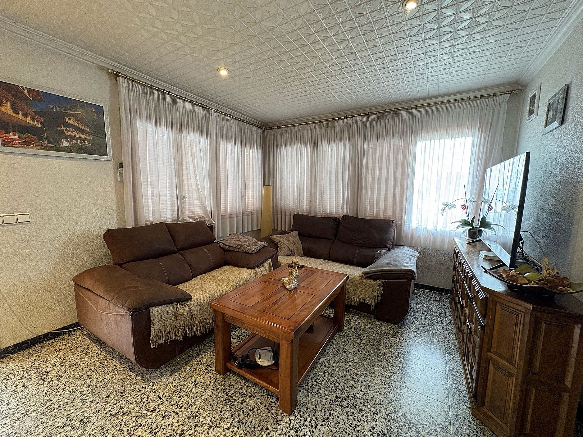 Resale - 4 Bedroom 1 Bathroom Country house in Petrer -  - Alicante
