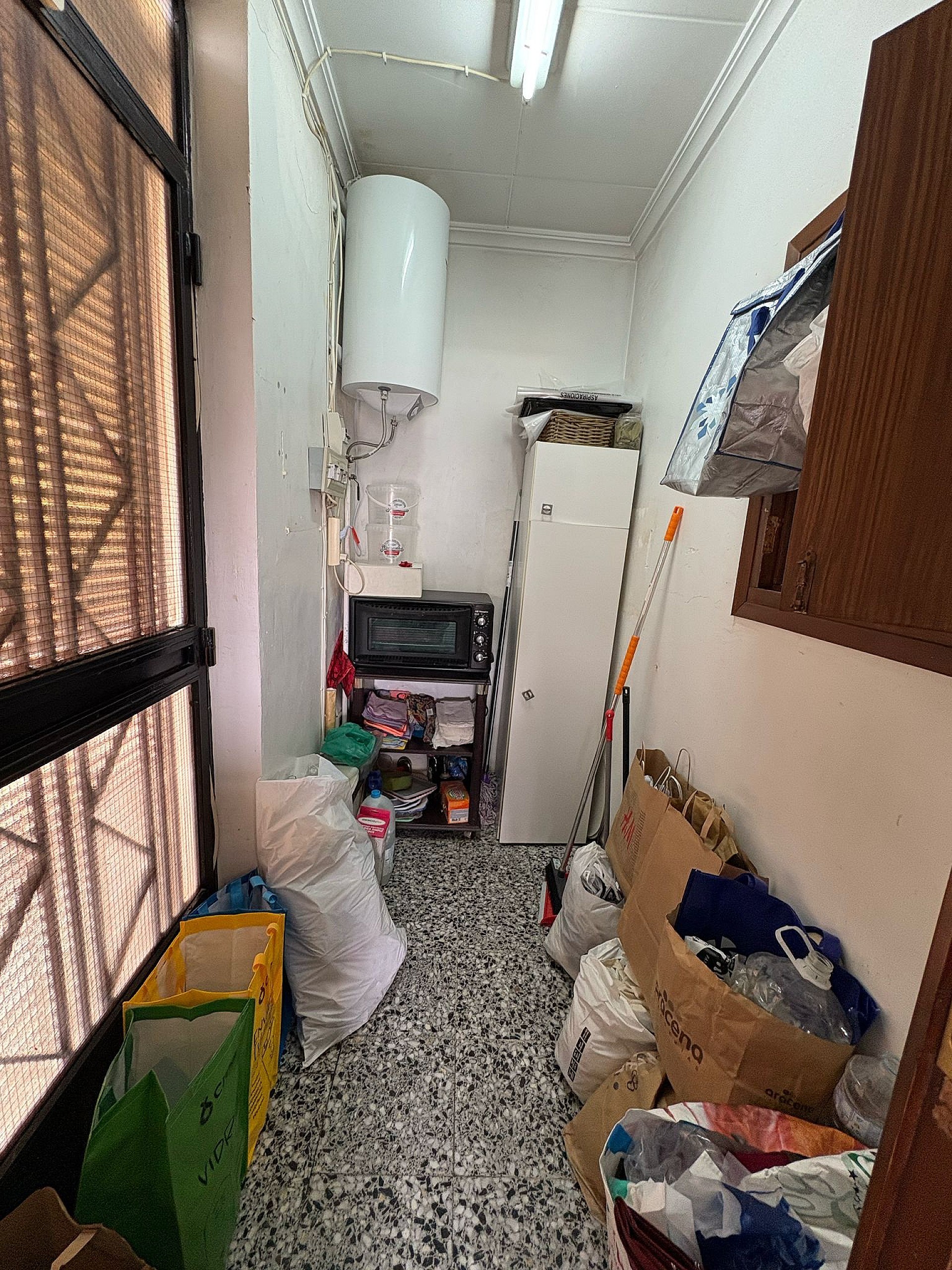 Resale - 4 Bedroom 1 Bathroom Country house in Petrer -  - Alicante