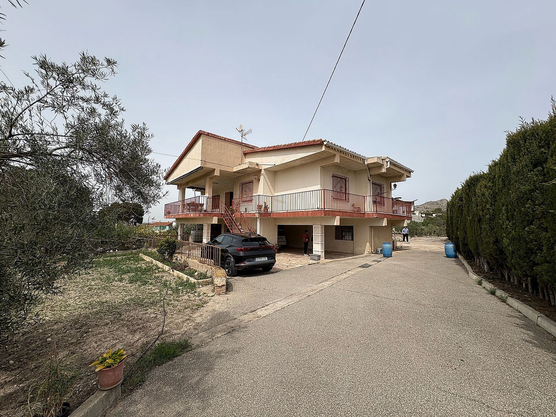 Resale - 4 Bedroom 1 Bathroom Country house in Petrer -  - Alicante