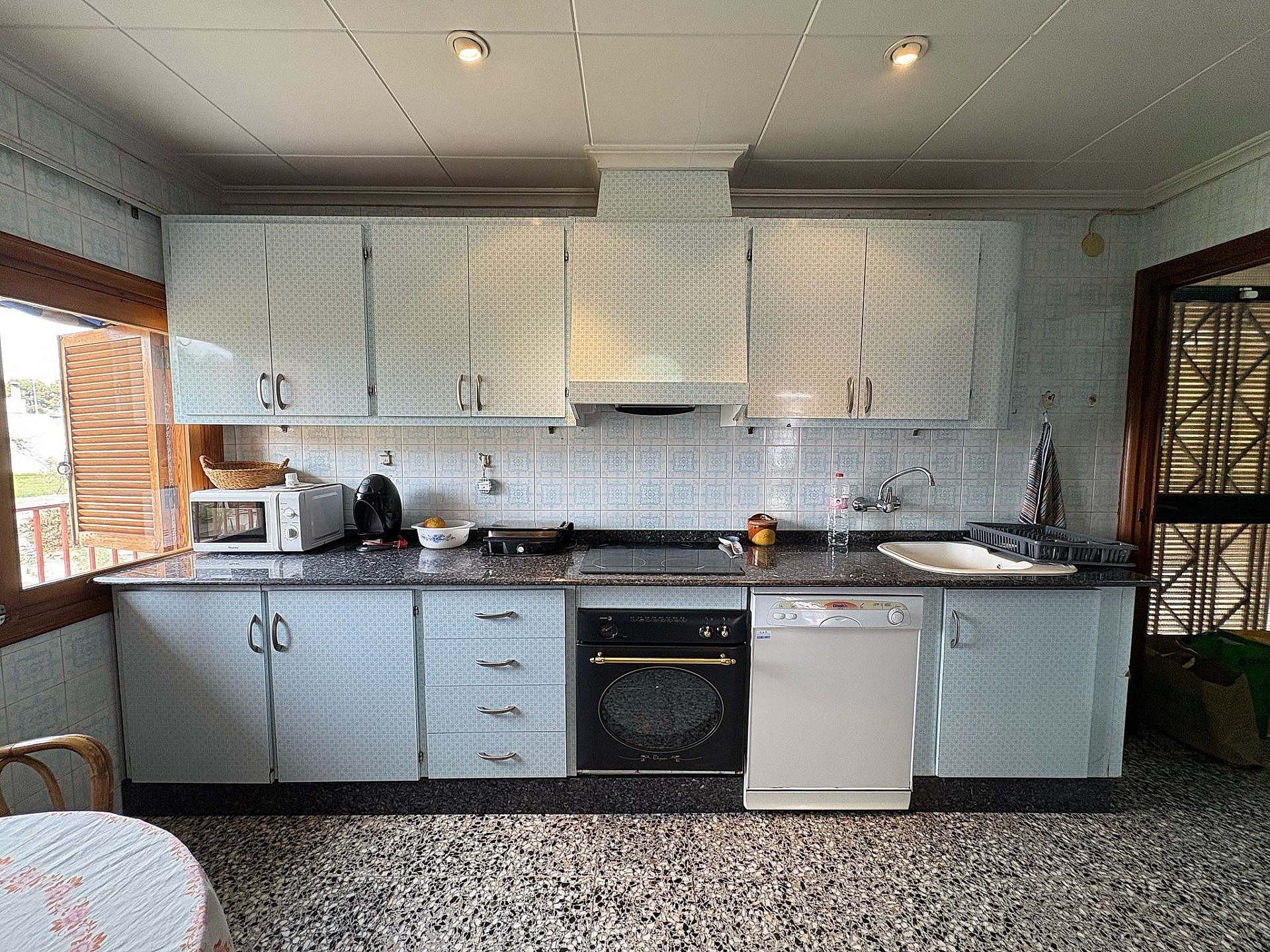 Resale - 4 Bedroom 1 Bathroom Country house in Petrer -  - Alicante