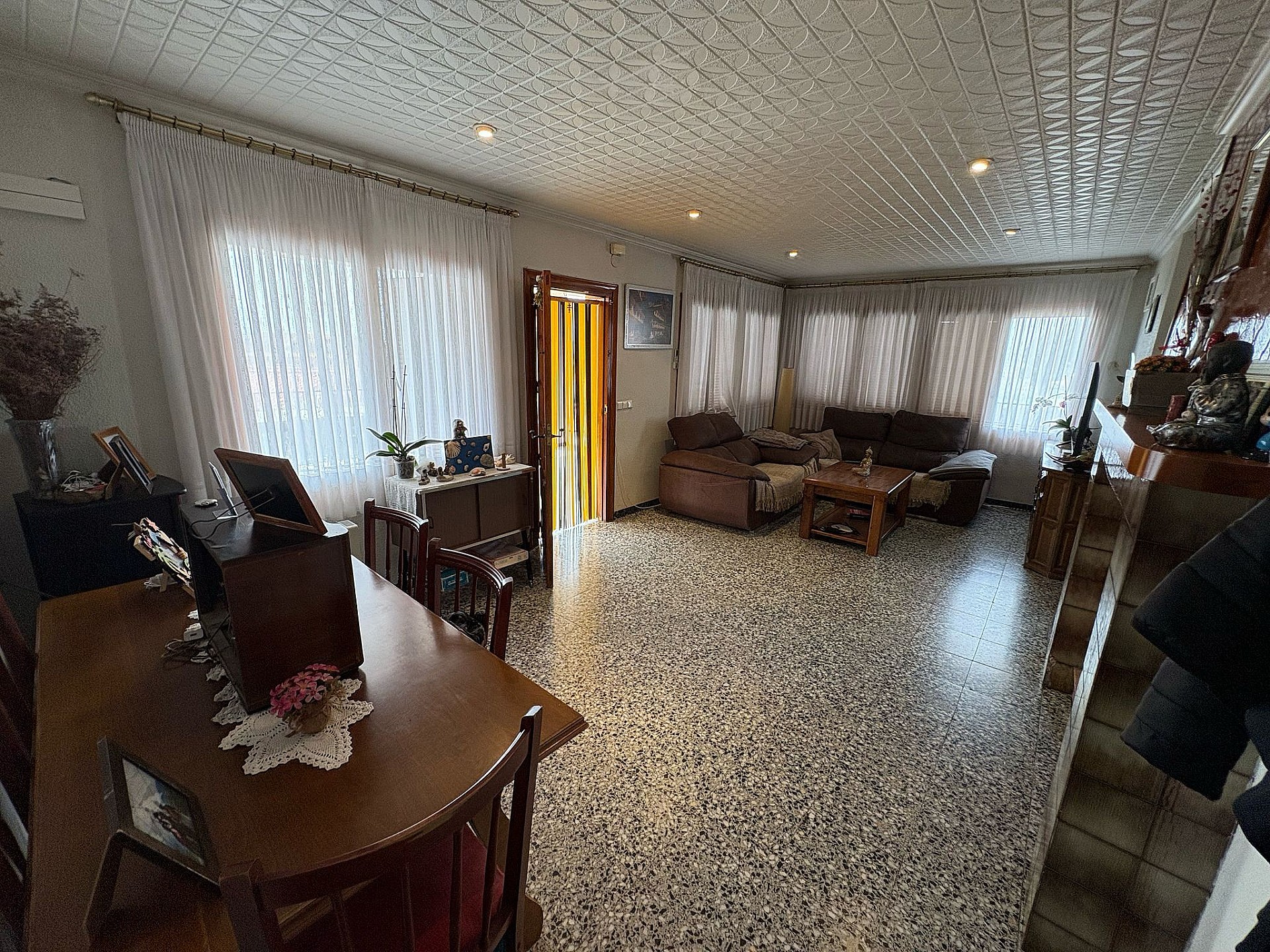 Resale - 4 Bedroom 1 Bathroom Country house in Petrer -  - Alicante