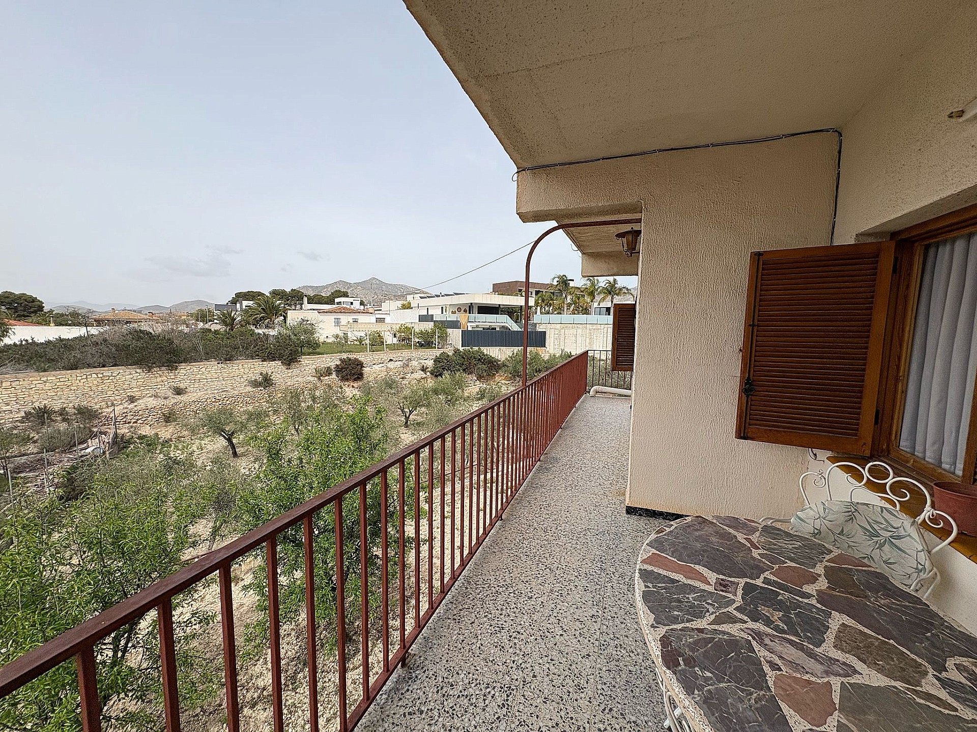 Resale - 4 Bedroom 1 Bathroom Country house in Petrer -  - Alicante