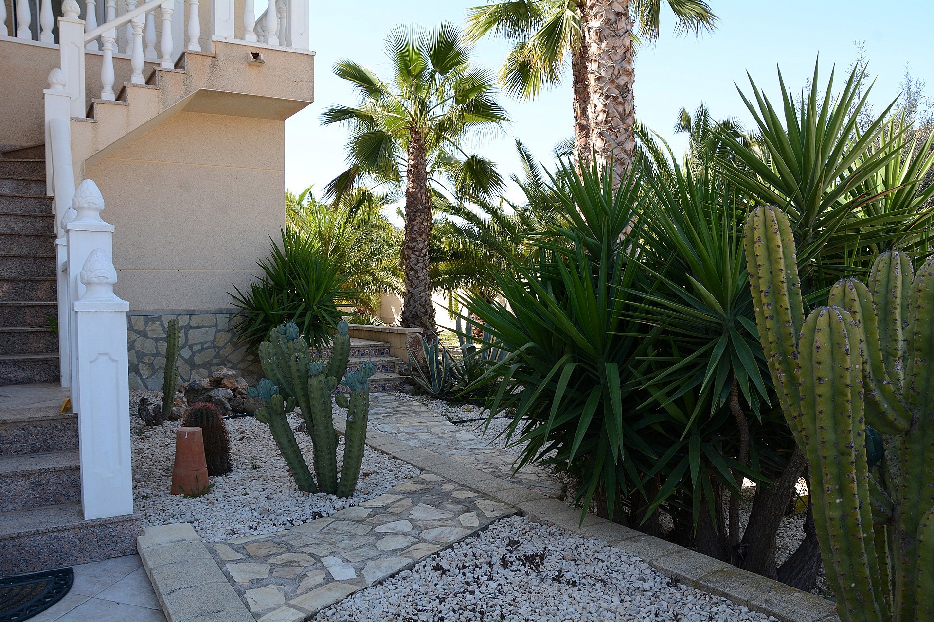 Sold - 3 Bedroom 3 Bathroom Villa in Hondon de las Nieves -  - Alicante