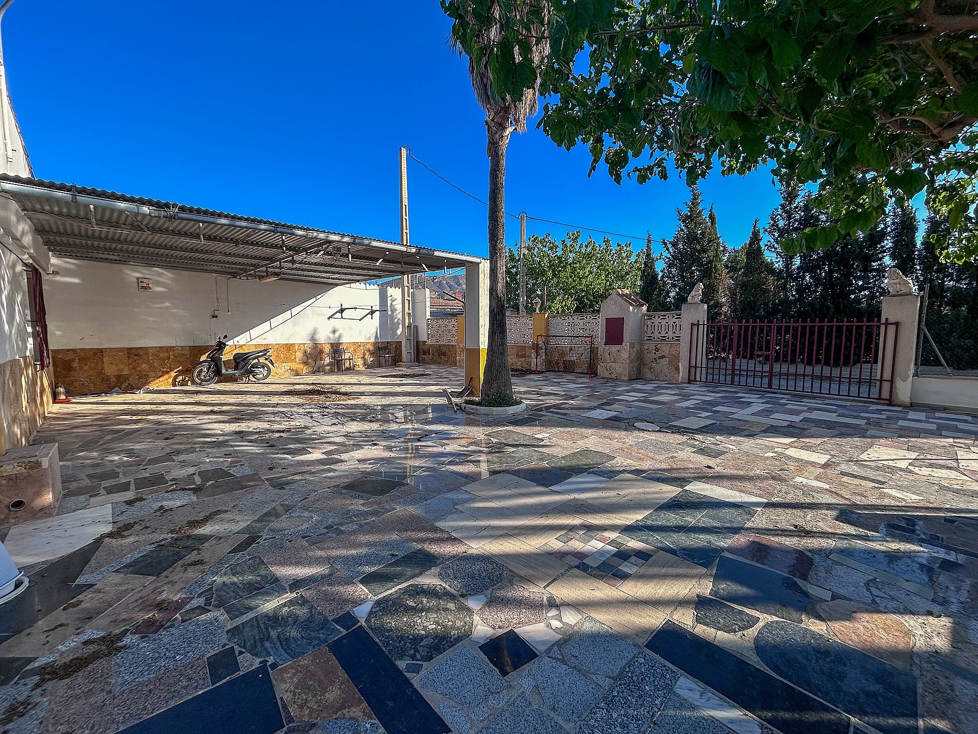 Resale - 4 Bedroom 1 Bathroom Country house in Monforte del Cid -  - Alicante