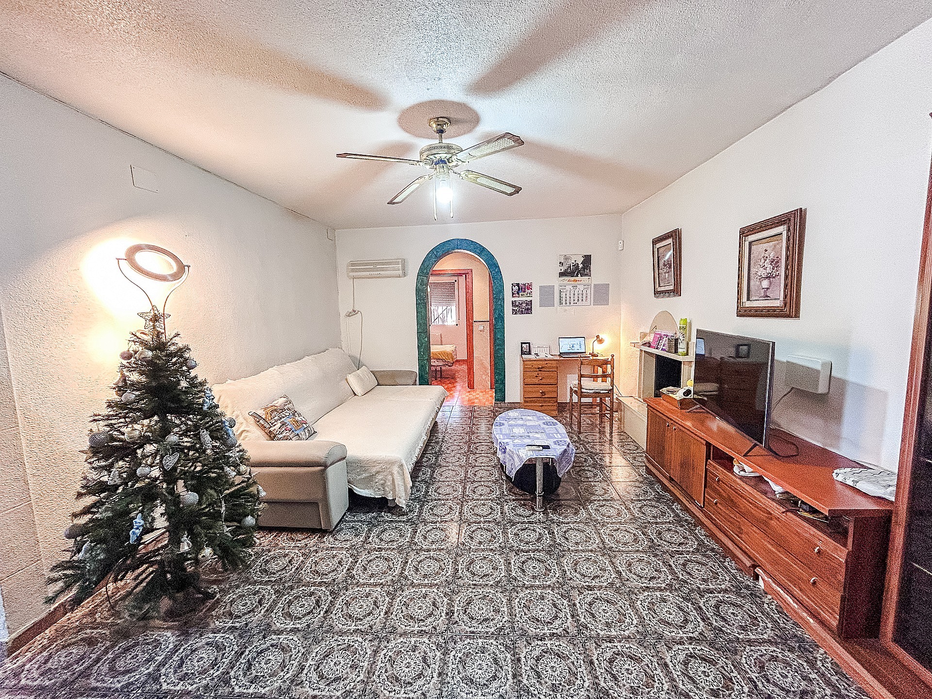 Resale - 4 Bedroom 1 Bathroom Country house in Monforte del Cid -  - Alicante