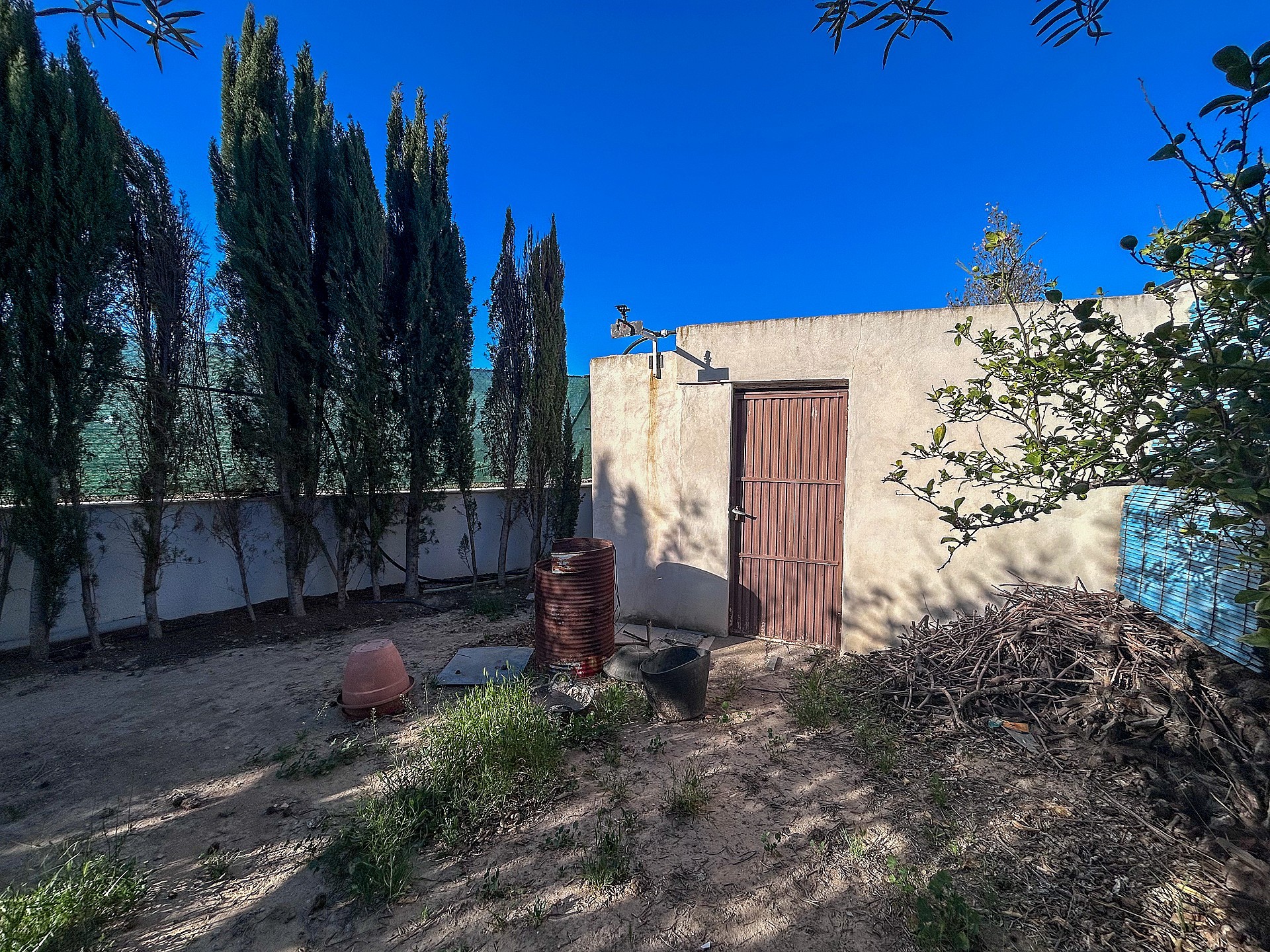 Resale - 4 Bedroom 1 Bathroom Country house in Monforte del Cid -  - Alicante