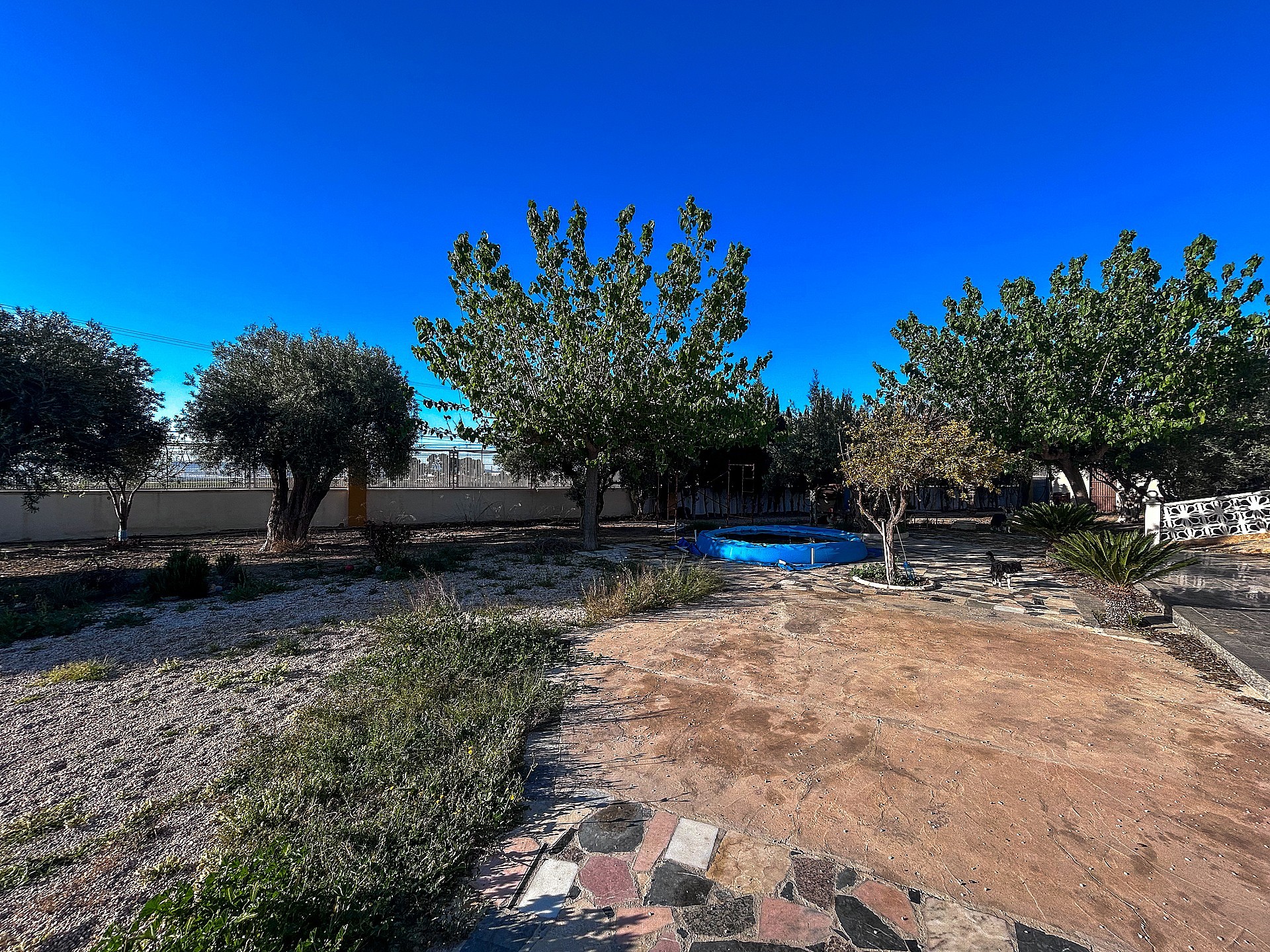 Resale - 4 Bedroom 1 Bathroom Country house in Monforte del Cid -  - Alicante