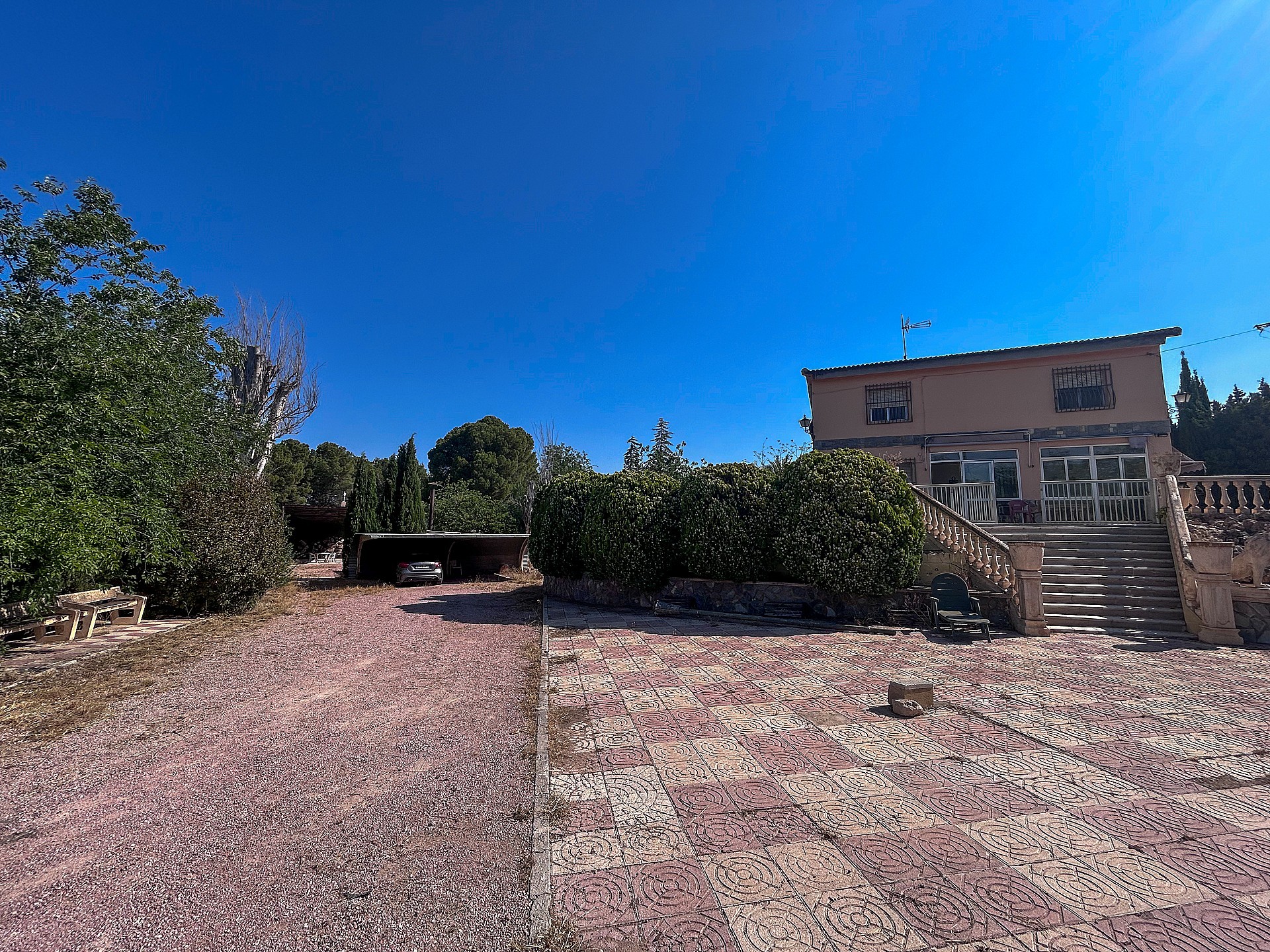 Resale - 4 Bedroom 2 Bathroom Country house in Sax -  - Alicante