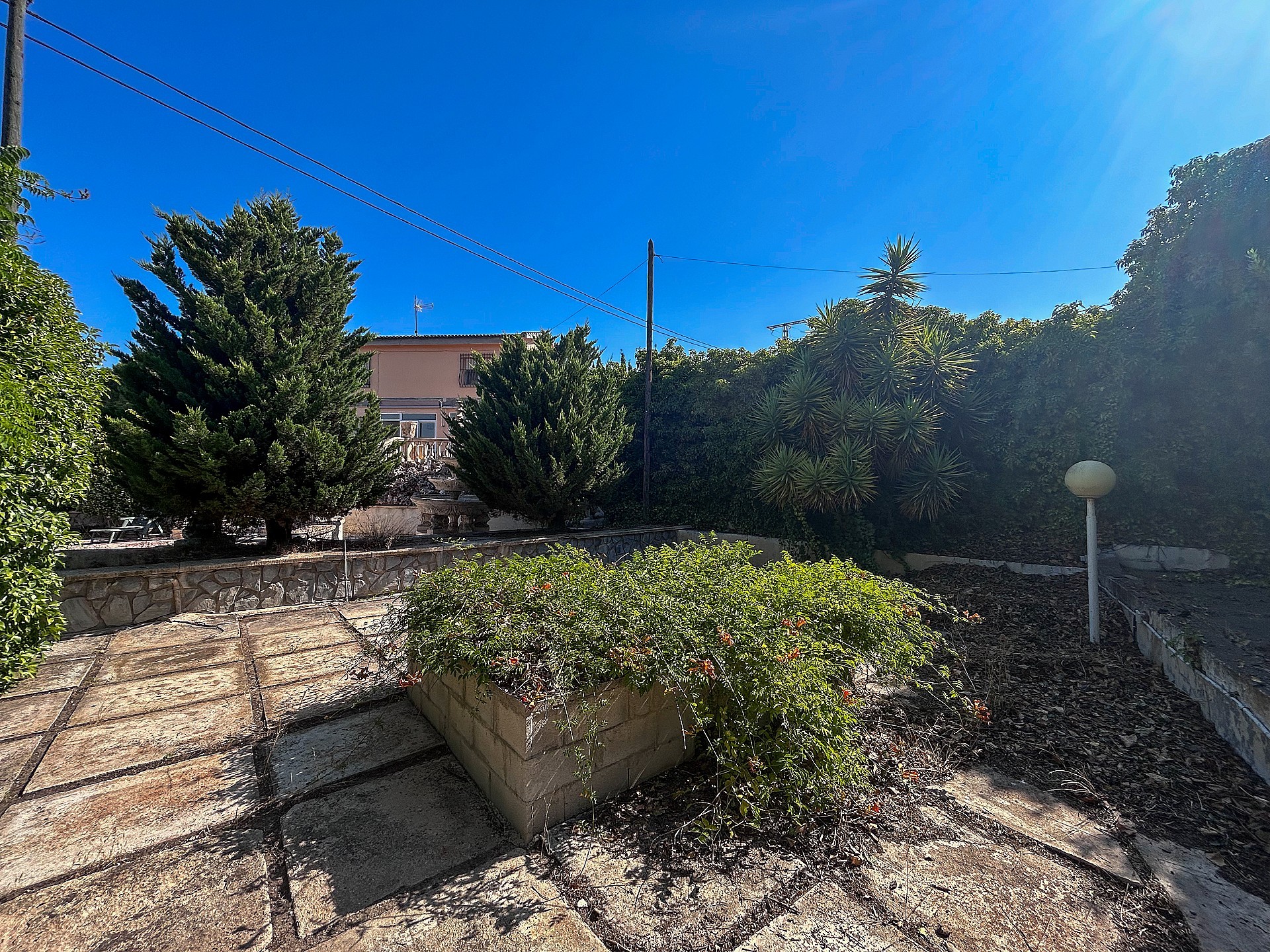 Resale - 4 Bedroom 2 Bathroom Country house in Sax -  - Alicante