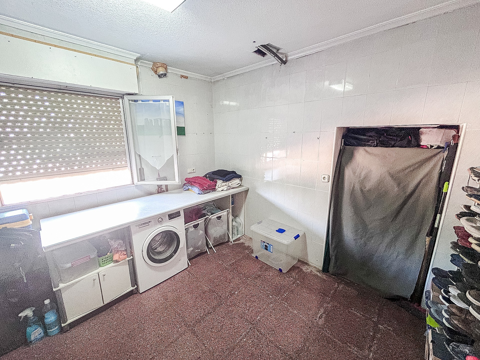 Resale - 4 Bedroom 2 Bathroom Country house in Sax -  - Alicante