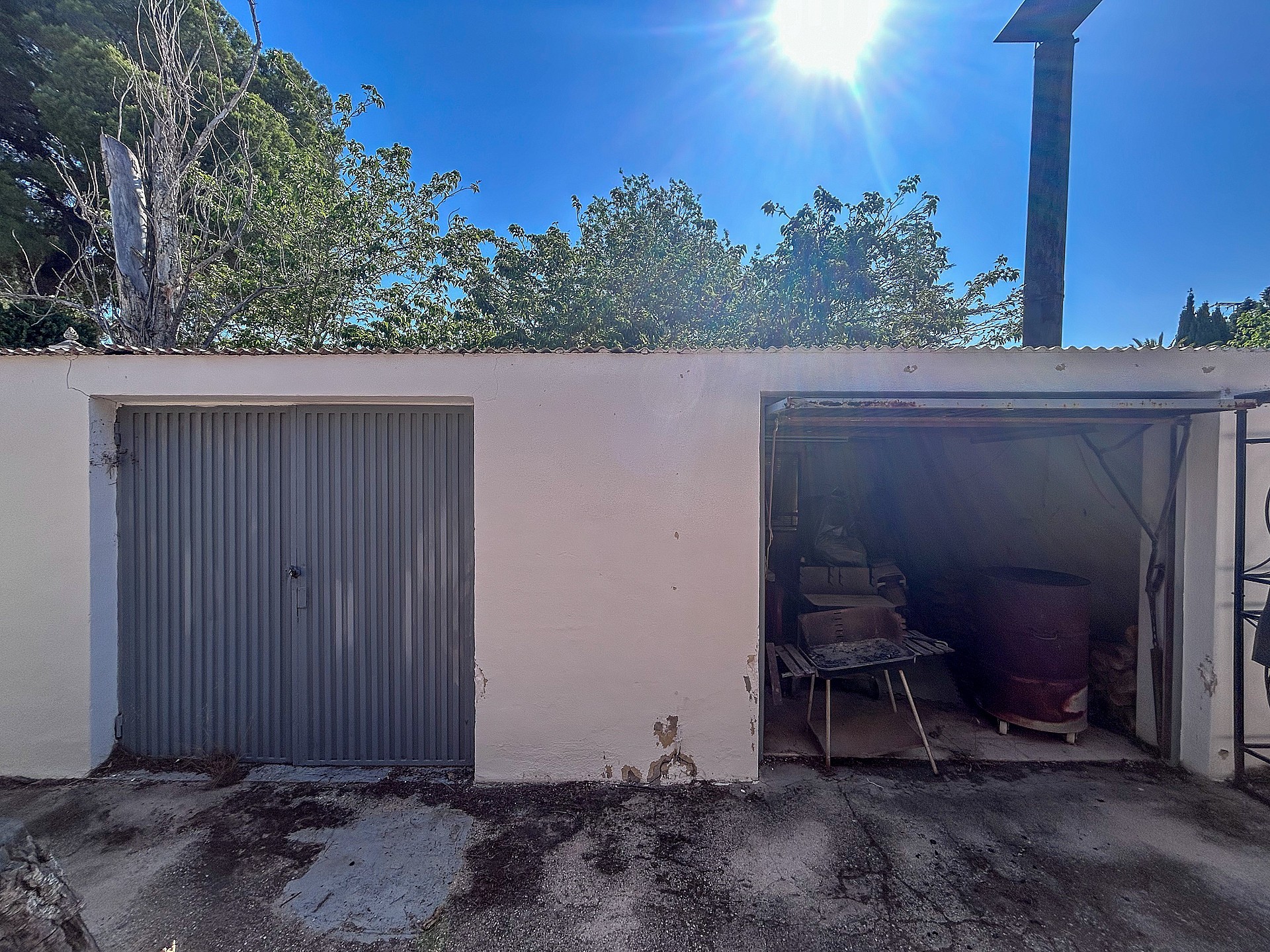 Resale - 4 Bedroom 2 Bathroom Country house in Sax -  - Alicante