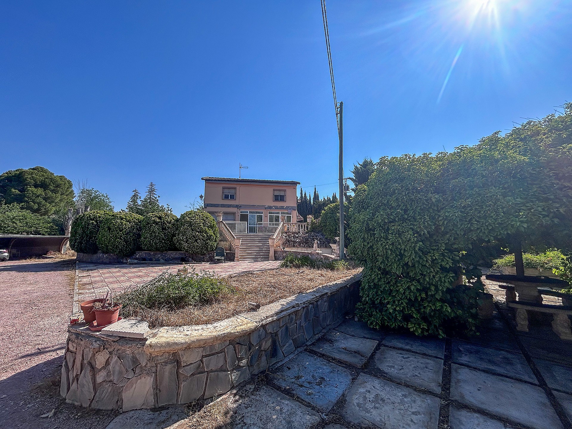 Resale - 4 Bedroom 2 Bathroom Country house in Sax -  - Alicante