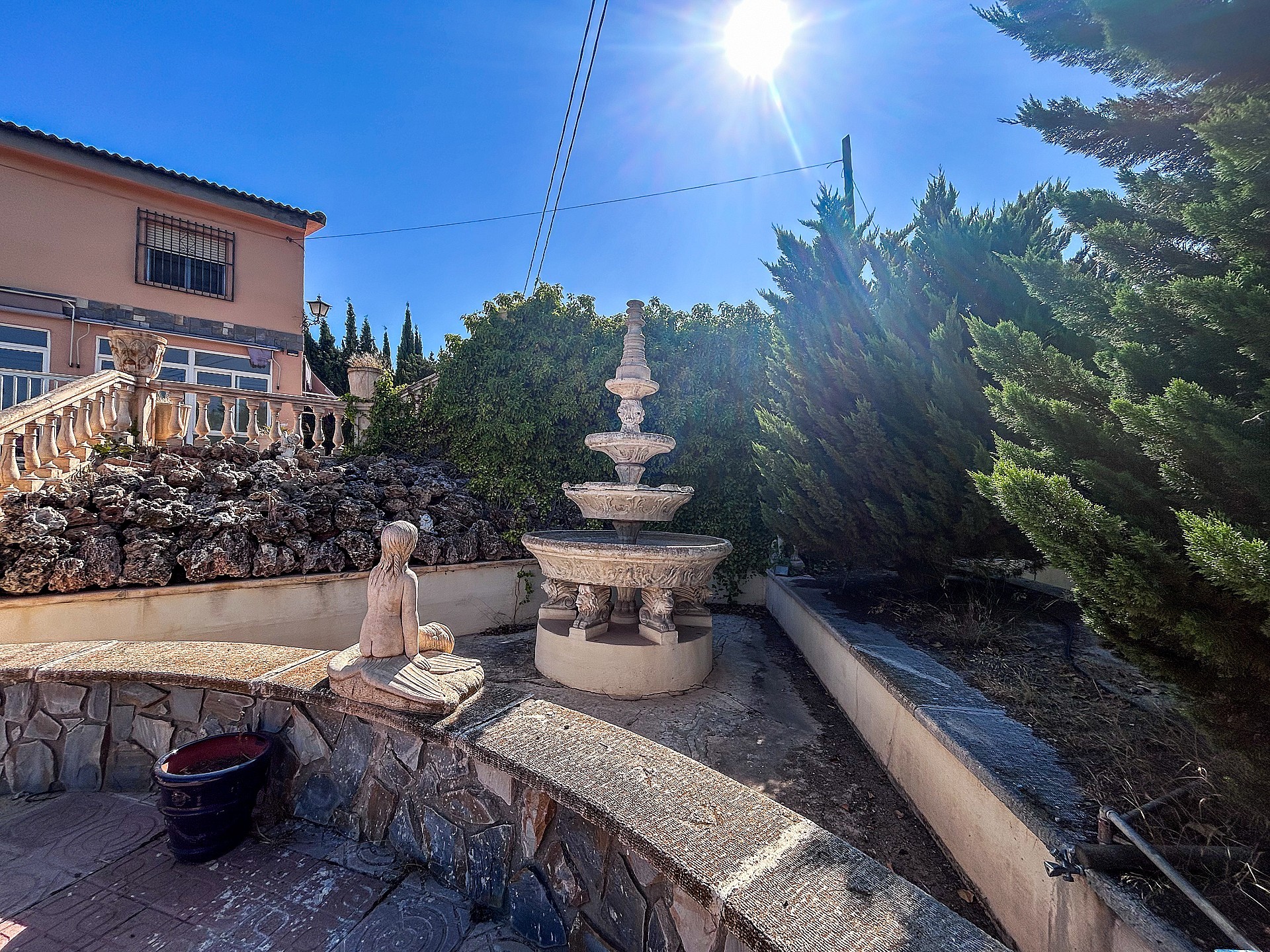 Resale - 4 Bedroom 2 Bathroom Country house in Sax -  - Alicante