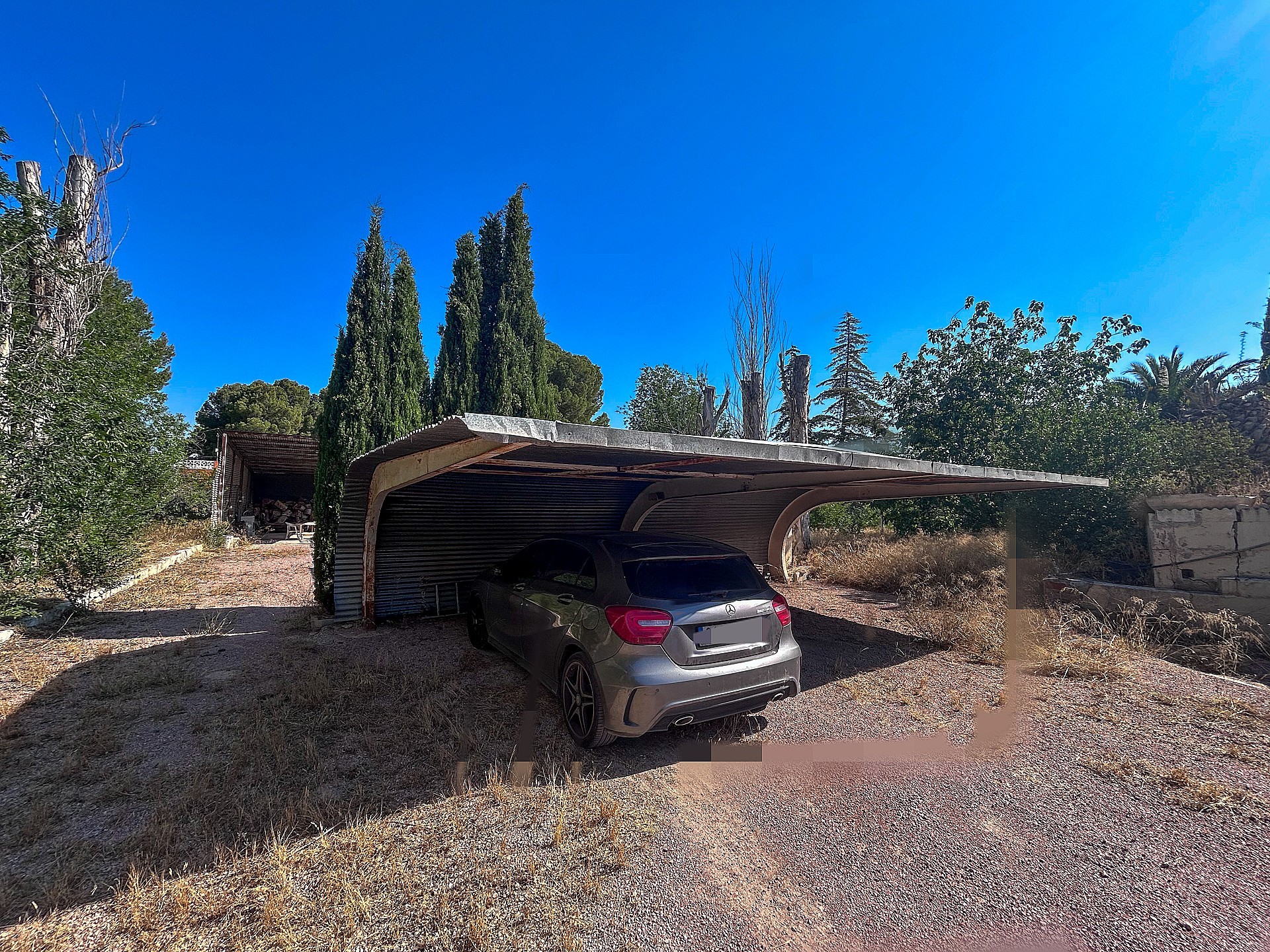 Resale - 4 Bedroom 2 Bathroom Country house in Sax -  - Alicante