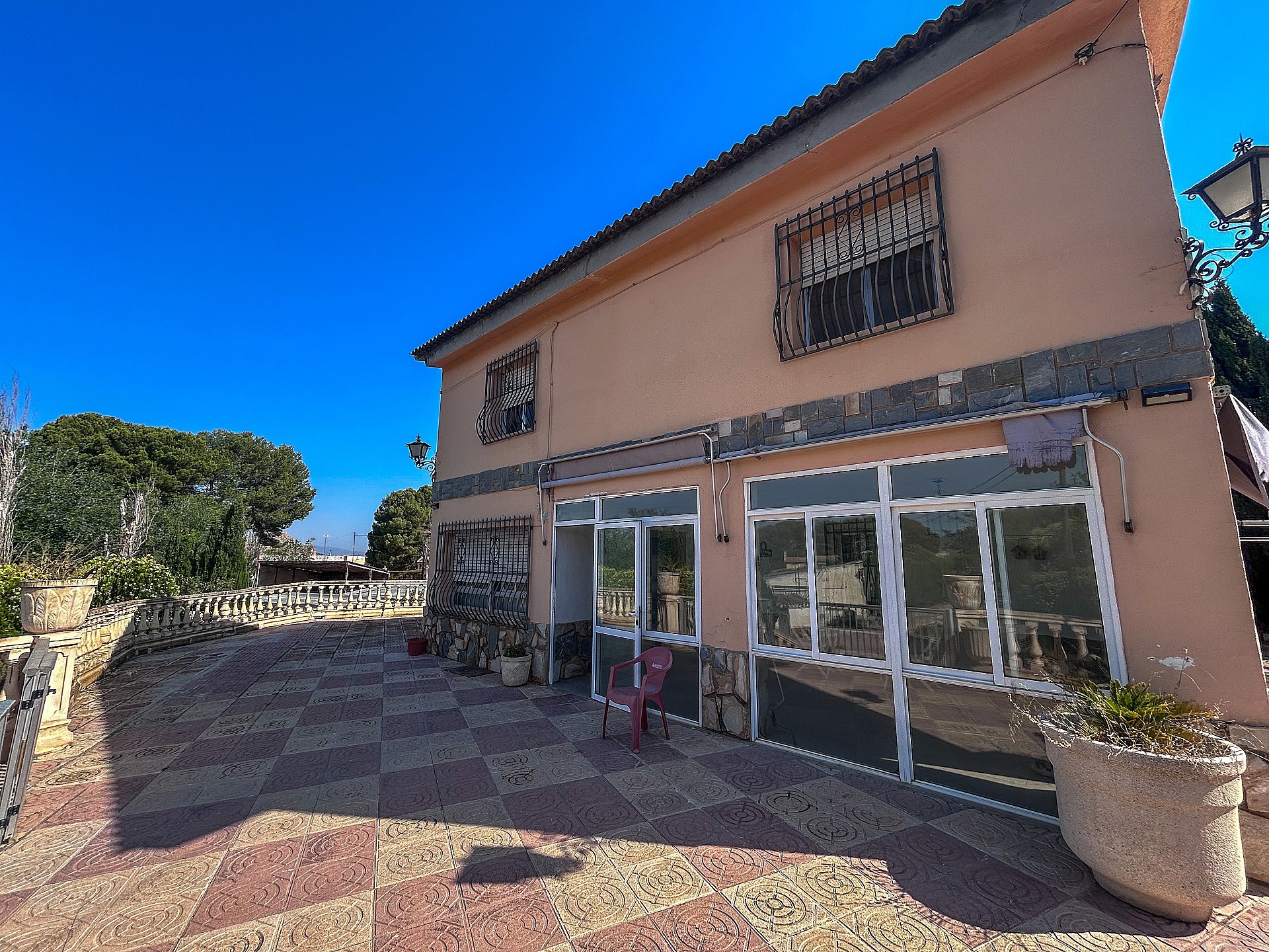 Resale - 4 Bedroom 2 Bathroom Country house in Sax -  - Alicante