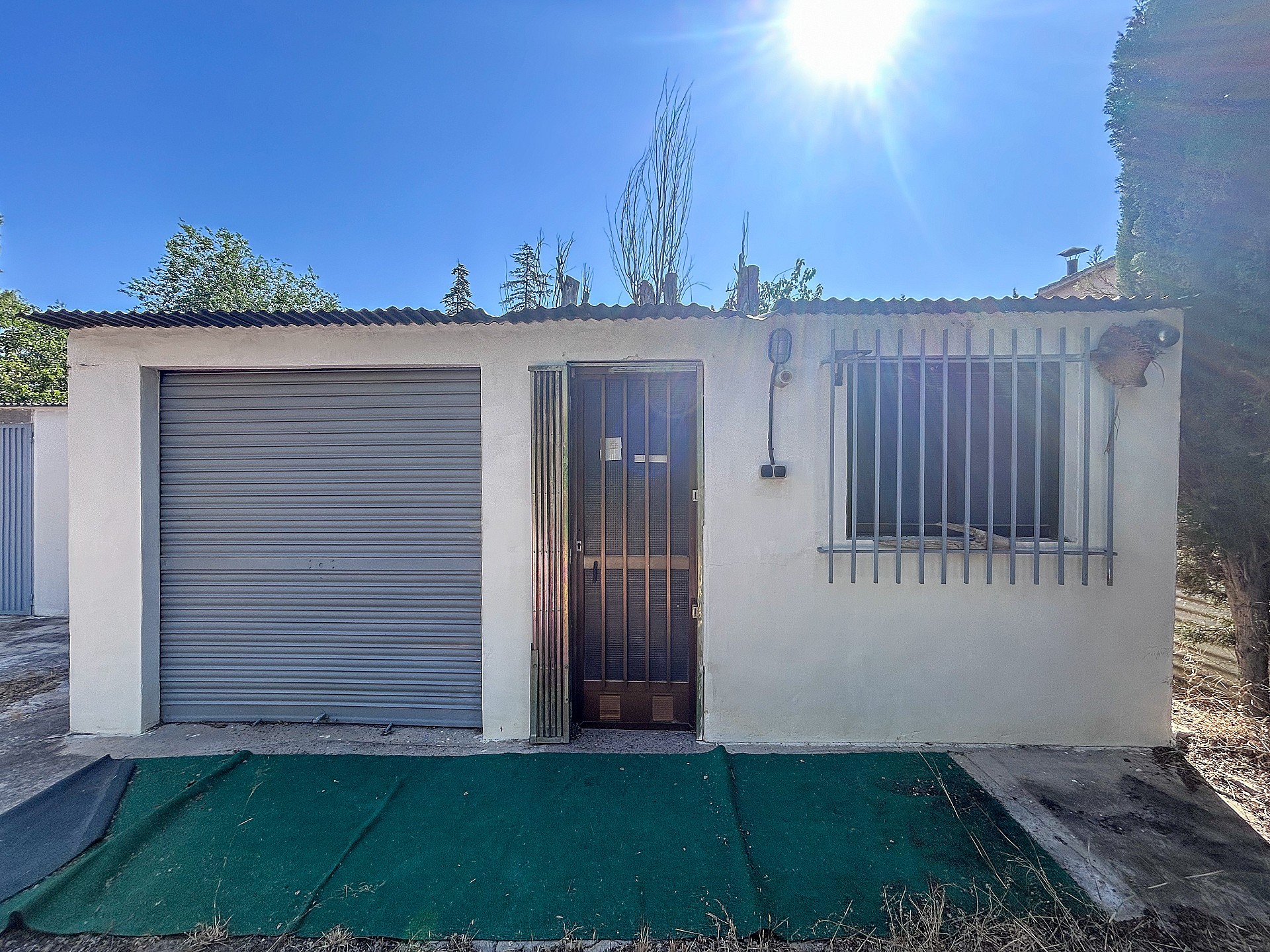 Resale - 4 Bedroom 2 Bathroom Country house in Sax -  - Alicante