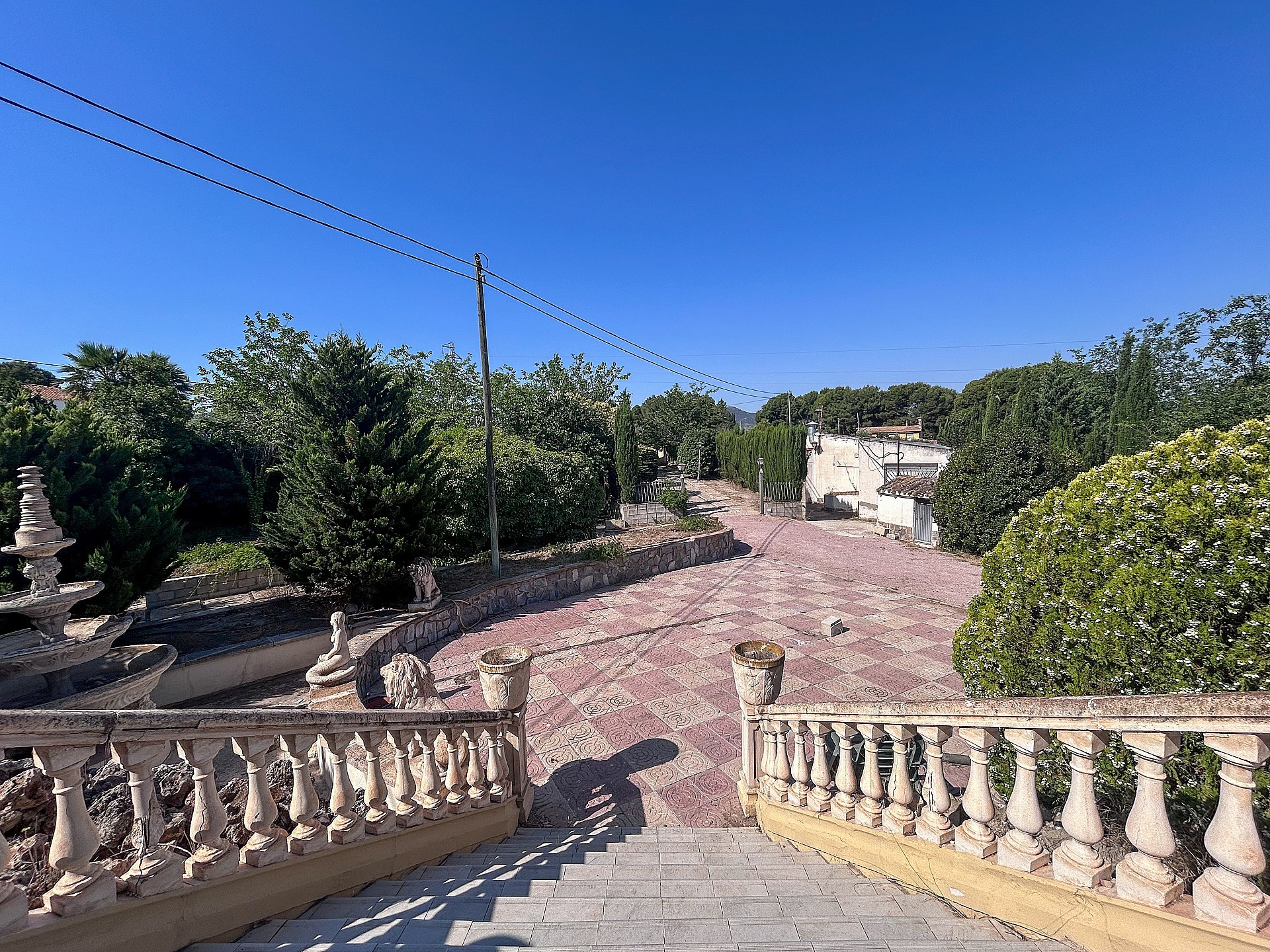 Resale - 4 Bedroom 2 Bathroom Country house in Sax -  - Alicante
